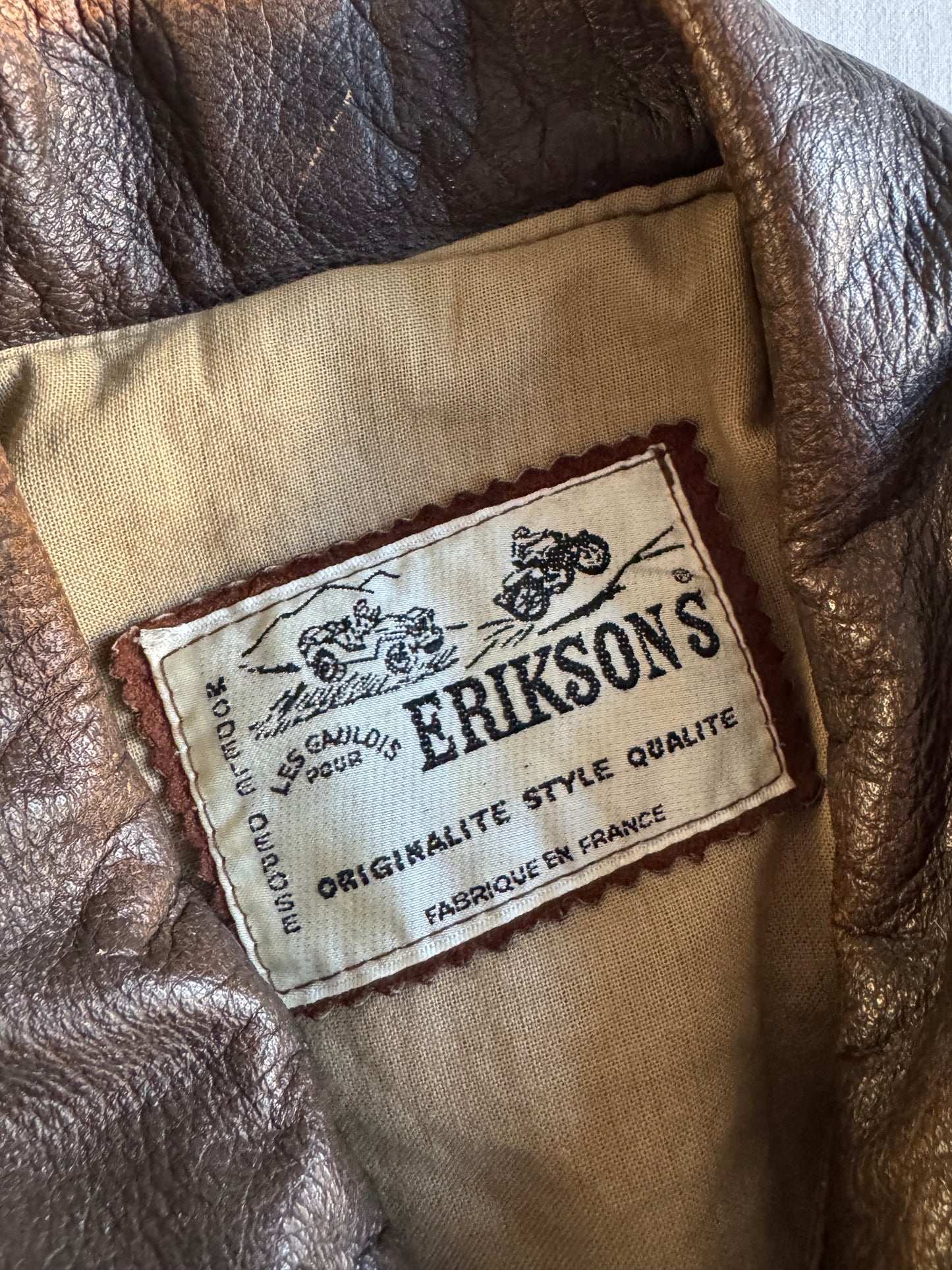 🏍️ Geacă vintage din piele întoarsă tip trucker – bărbați M – guler din piele, fabricată în Franța