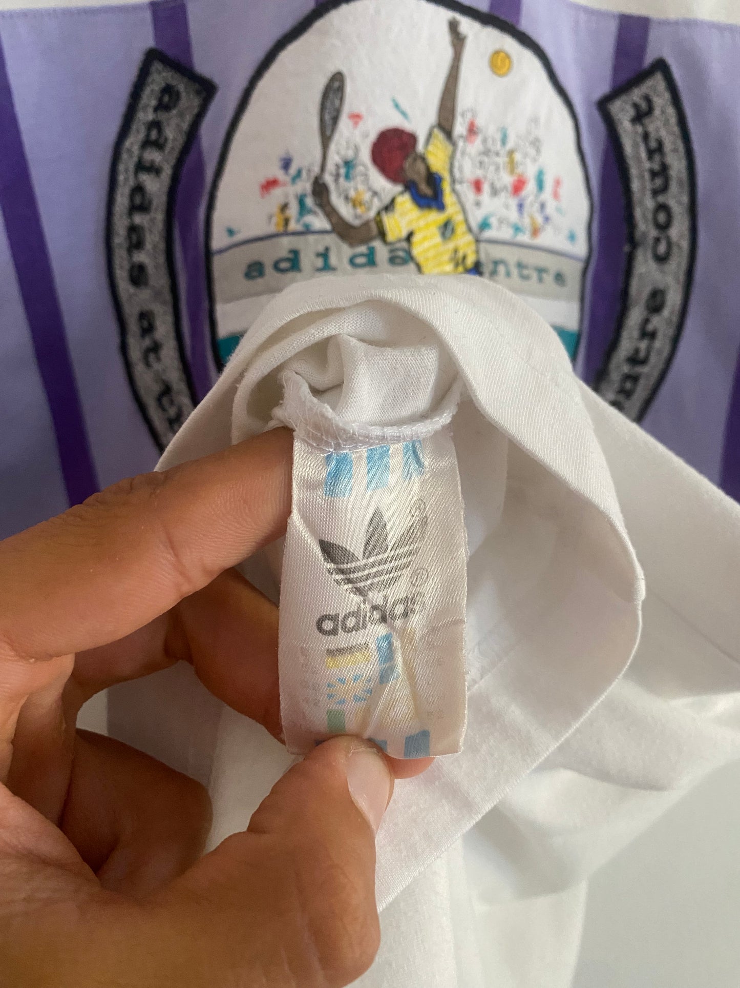 🎾 Tricou Vintage Adidas Polo Tennis „At The Centre Court” – Mărime 52 (potrivit L)