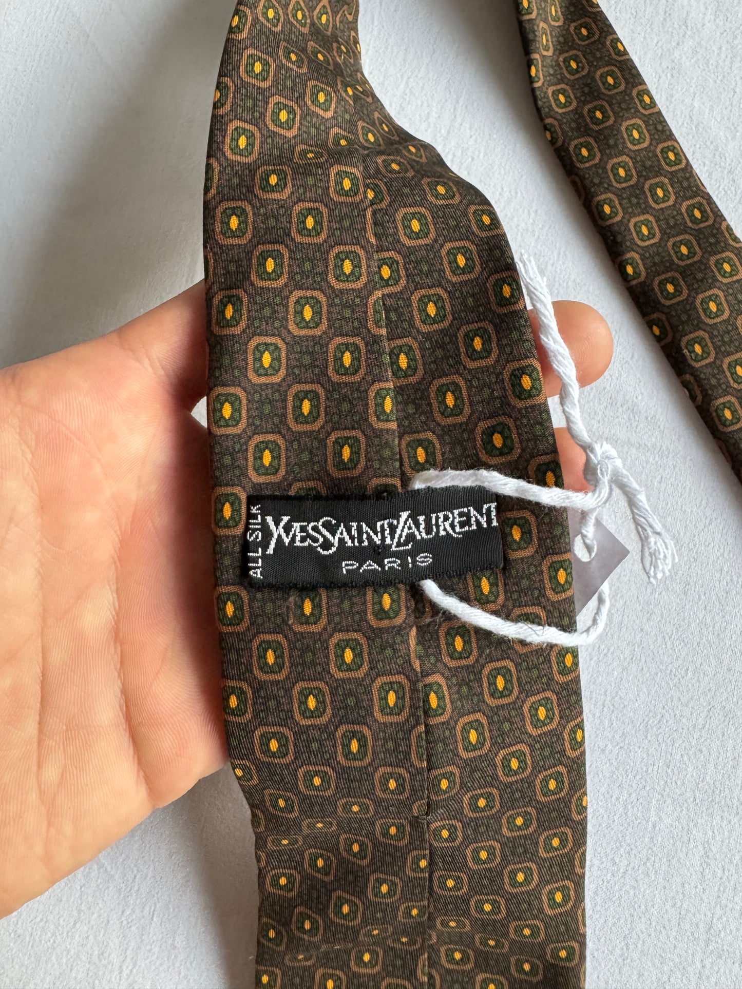 👔 Cravată Vintage Yves Saint Laurent din Mătase 100%