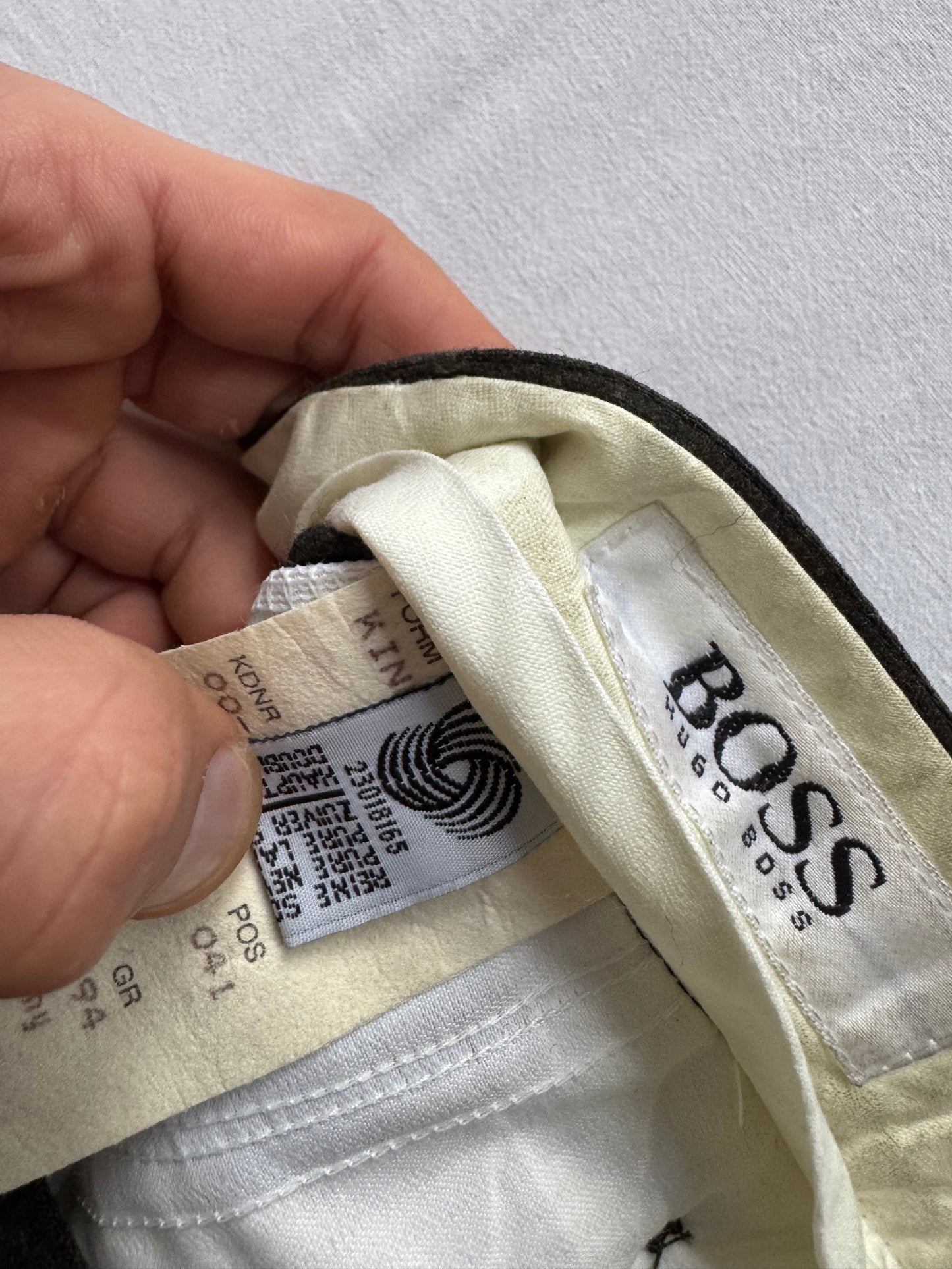 🎩 Pantaloni Hugo Boss din Lână Virgină – Mărime aprox. EU 50