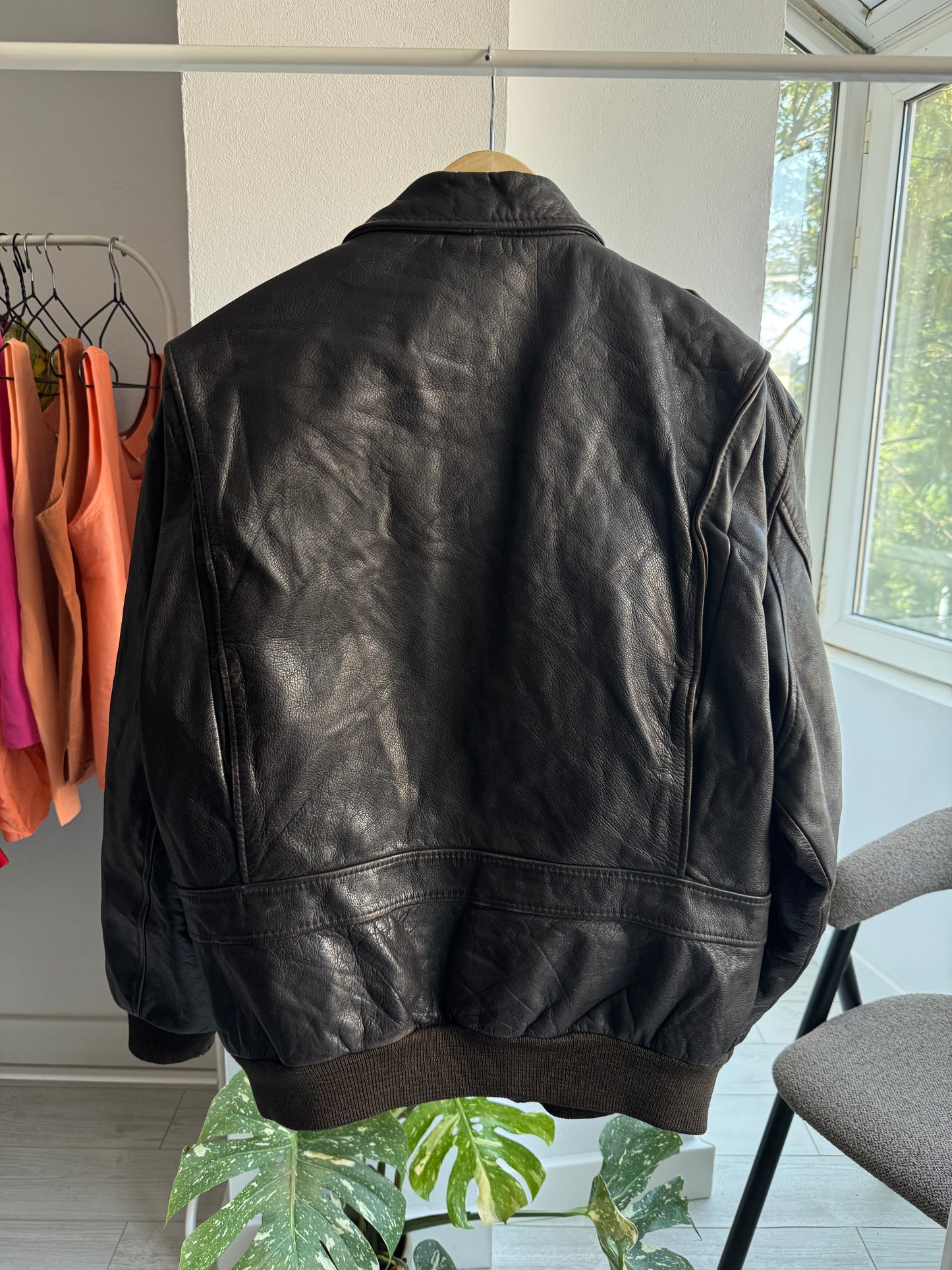 Jachetă Piele Bomber A2 Vintage Maro Închis | 100% Cowhide | Patină Naturală – L Bărbați