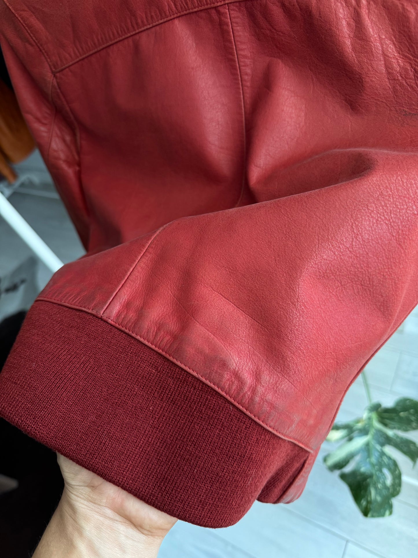 🍷 Jachetă Piele Buffalo Roșie Chevignon Y2K Vintage – Mărime S