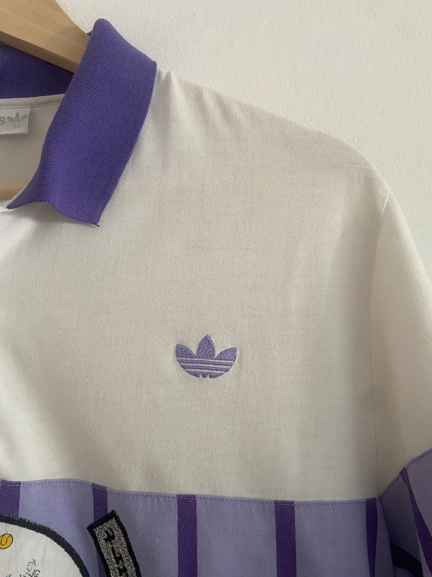 🎾 Tricou Vintage Adidas Polo Tennis „At The Centre Court” – Mărime 52 (potrivit L)