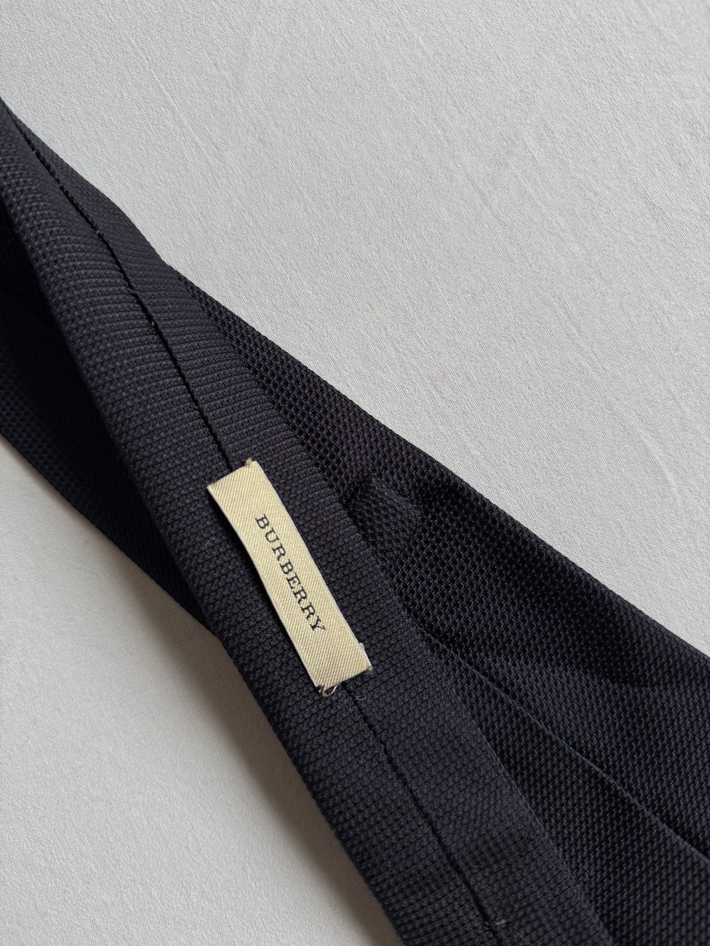 🐎 👔 Cravată Vintage Burberry Bleumarin din Mătase – Handmade in England