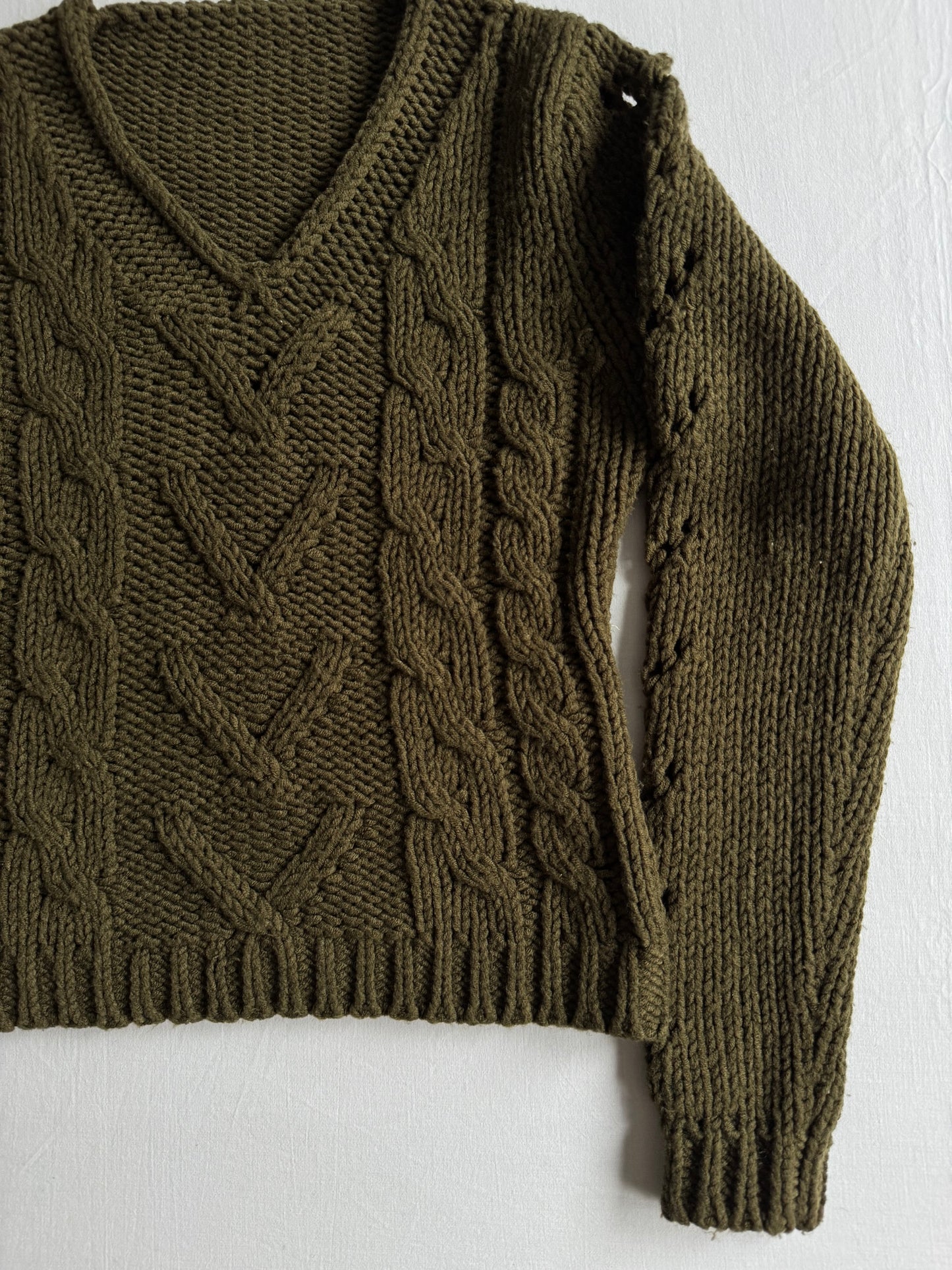 🧶 Pulover Y2K Damă Verde Închis cu Guler V din Lână – aprox. S / M