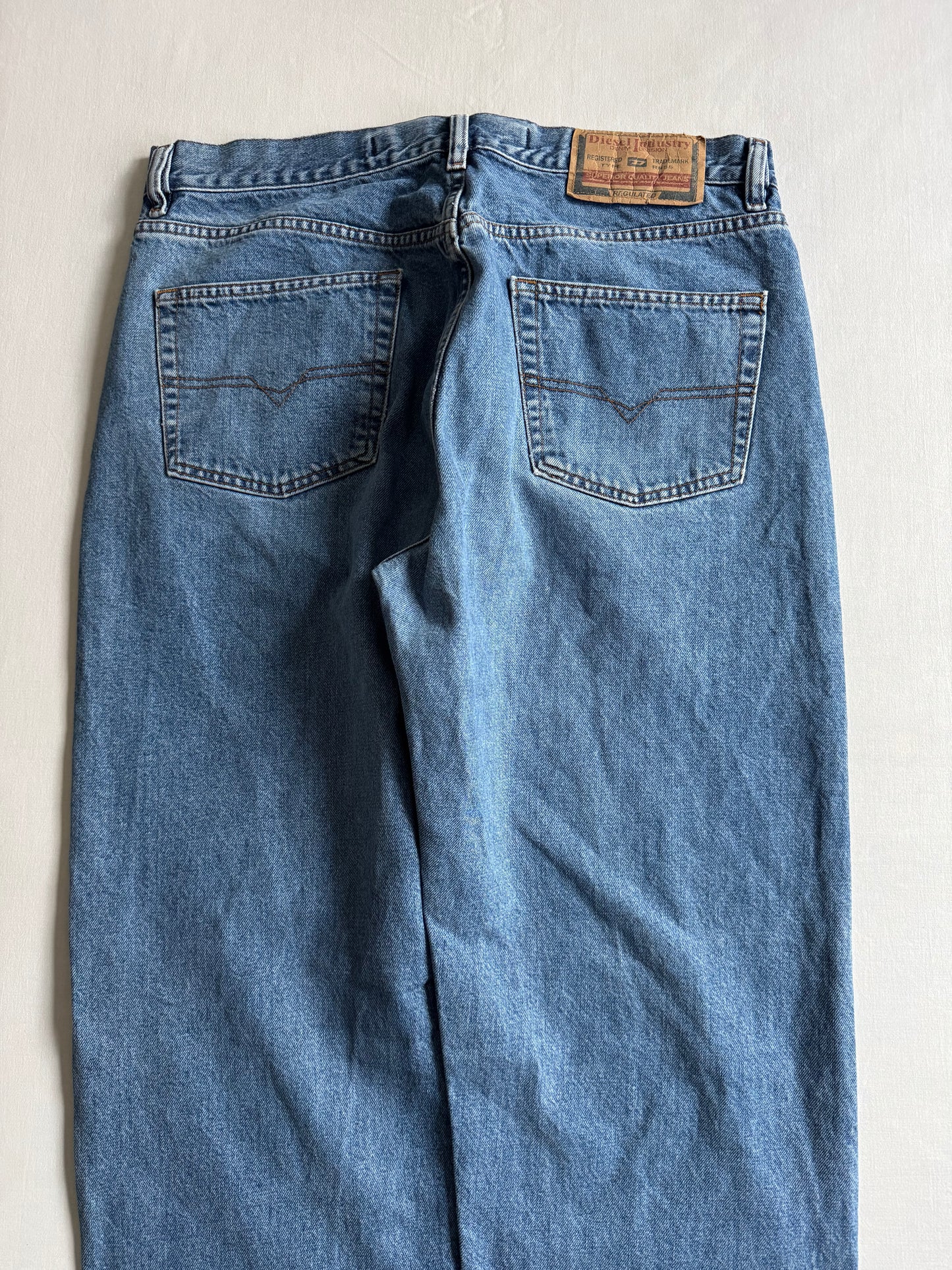 👖 Vintage Diesel Cheyenne Light Wash Jeans – Made in Italy – W36 x L34