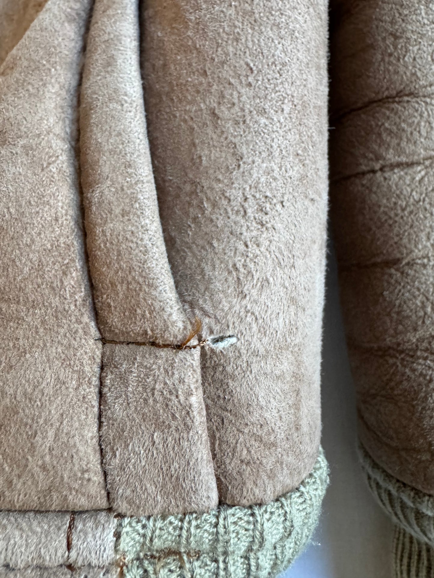 🐑 Geacă Vintage din Shearling Natural Maro Deschis – M (Cropped Bomber Fit)