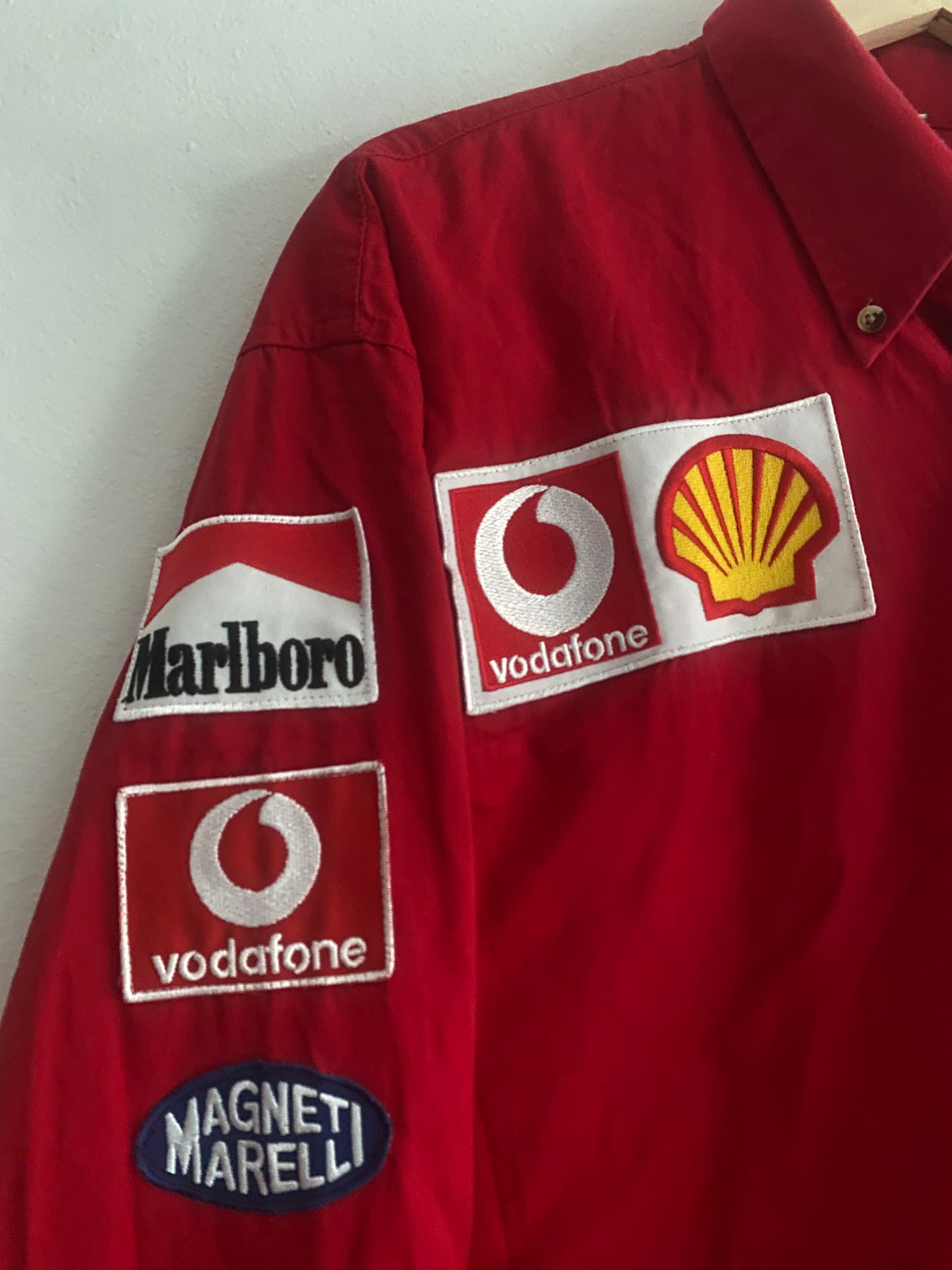 Cămașă Vintage Ferrari Roșie cu Guler – Model Rar, Mărime XL