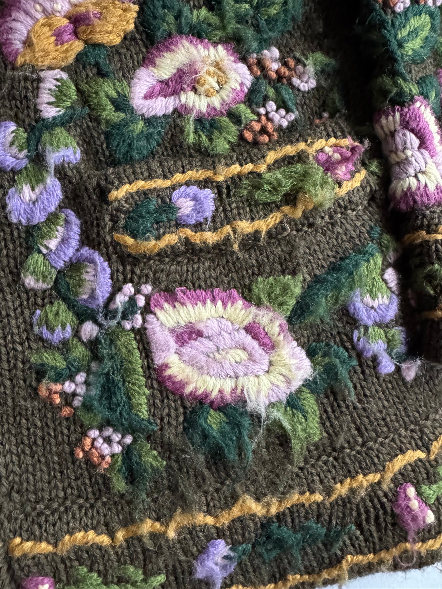 🧶 Cardigan Vintage Damă Verde Închis din Lână cu Broderie Florală – S