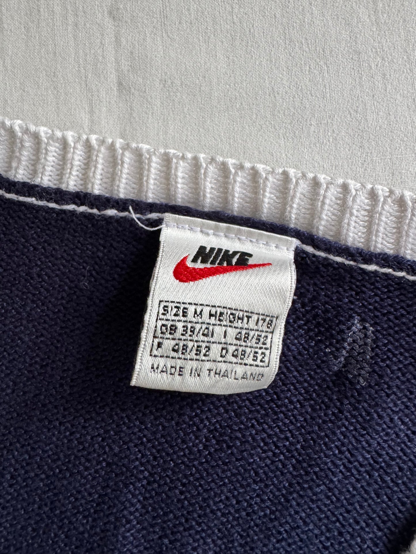 🎾 Vestă Tricotată Vintage Nike Challenge Court V-Neck – Mărimea M