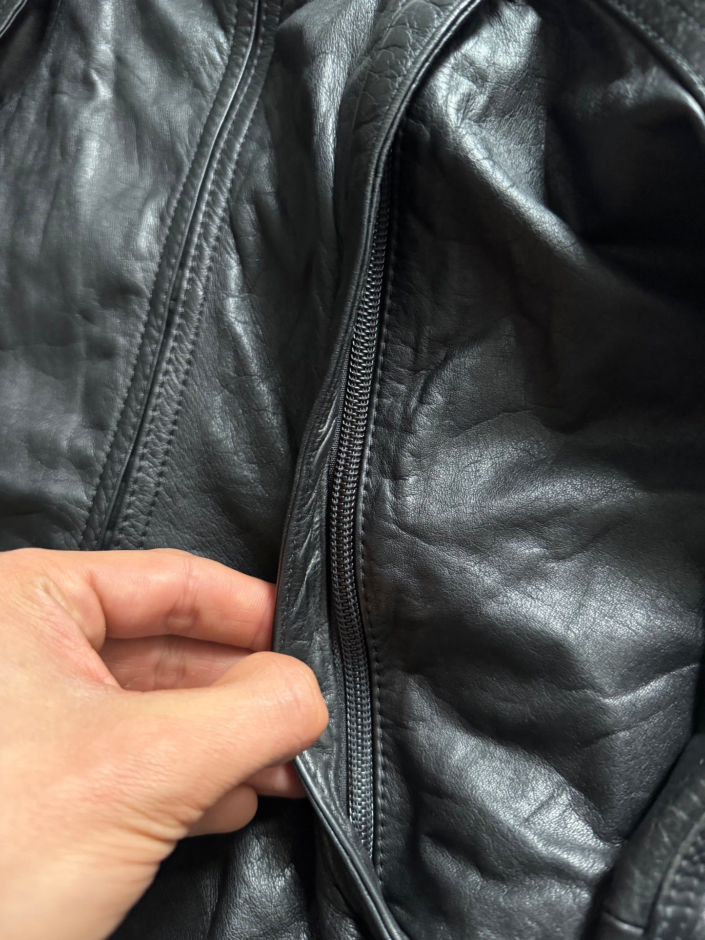 ☕️ Jachetă vintage din piele neagră cu mâneci detașabile – mărimea L