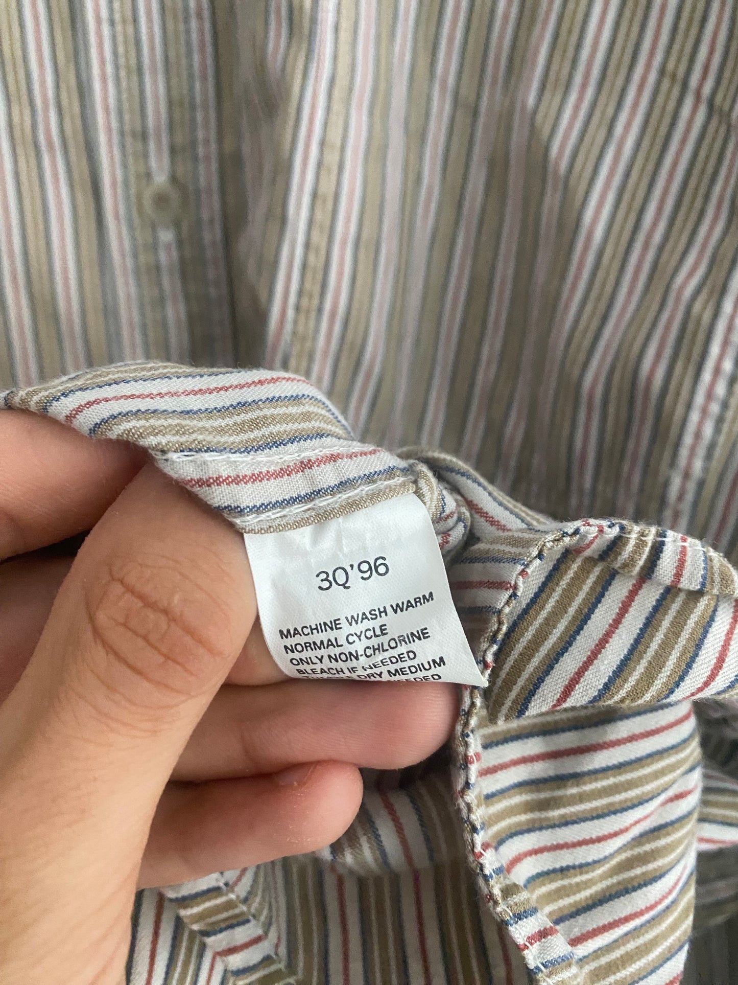 Cămașă Vintage Levi’s – Guler Mandarin, Dungi Fine, Mărime L Oversized