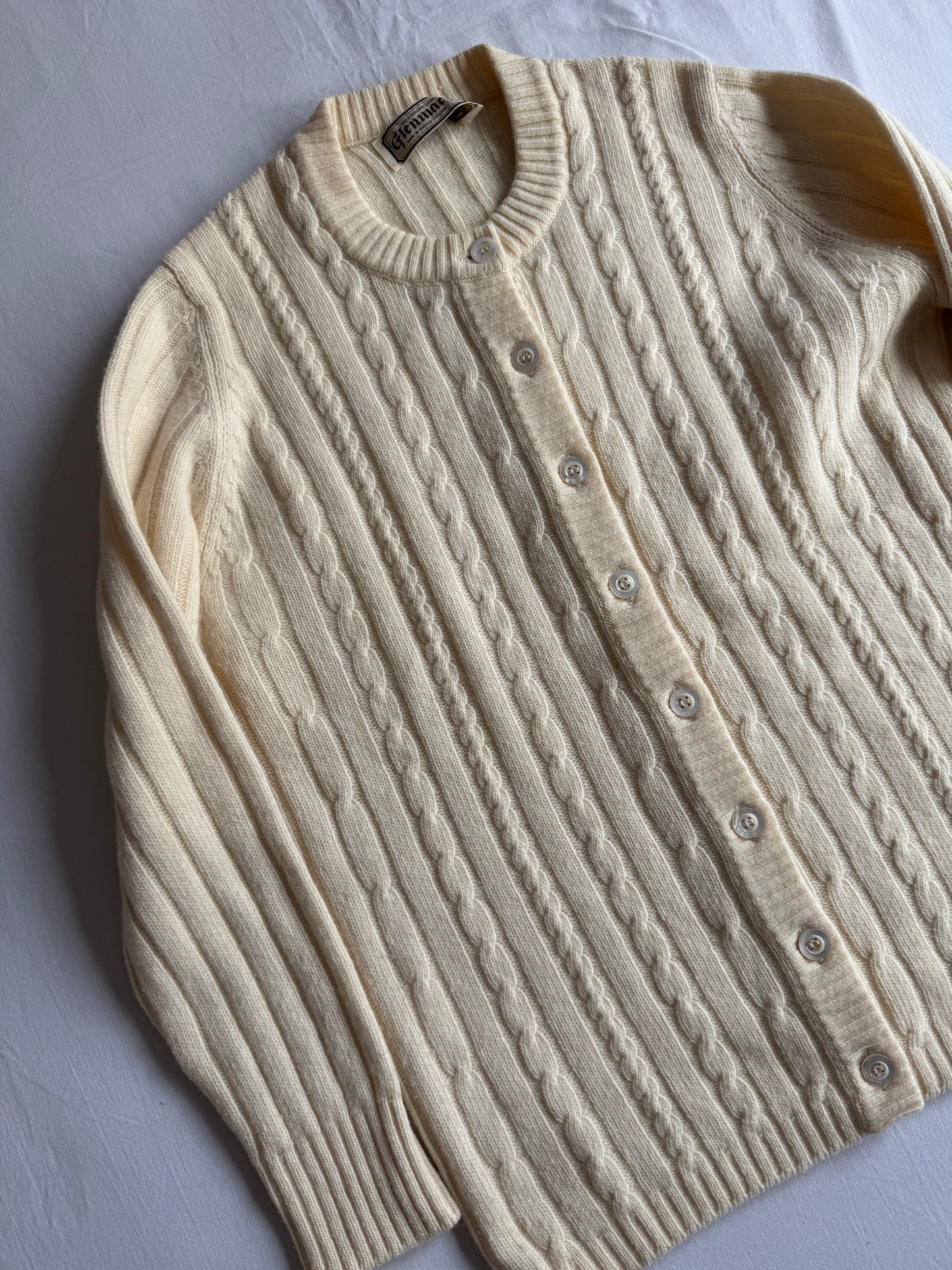 🧶 Cardigan Vintage Damă Alb Natural din Lână Geelong Lambswool – aprox. S / M