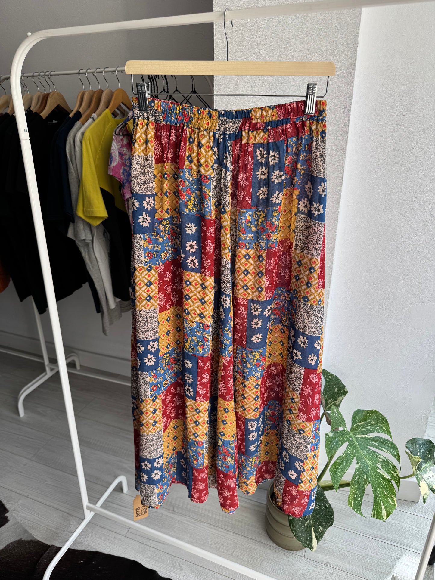 ☀️ Fustă Vintage Mesh Floral – Approx. XS–S Damă