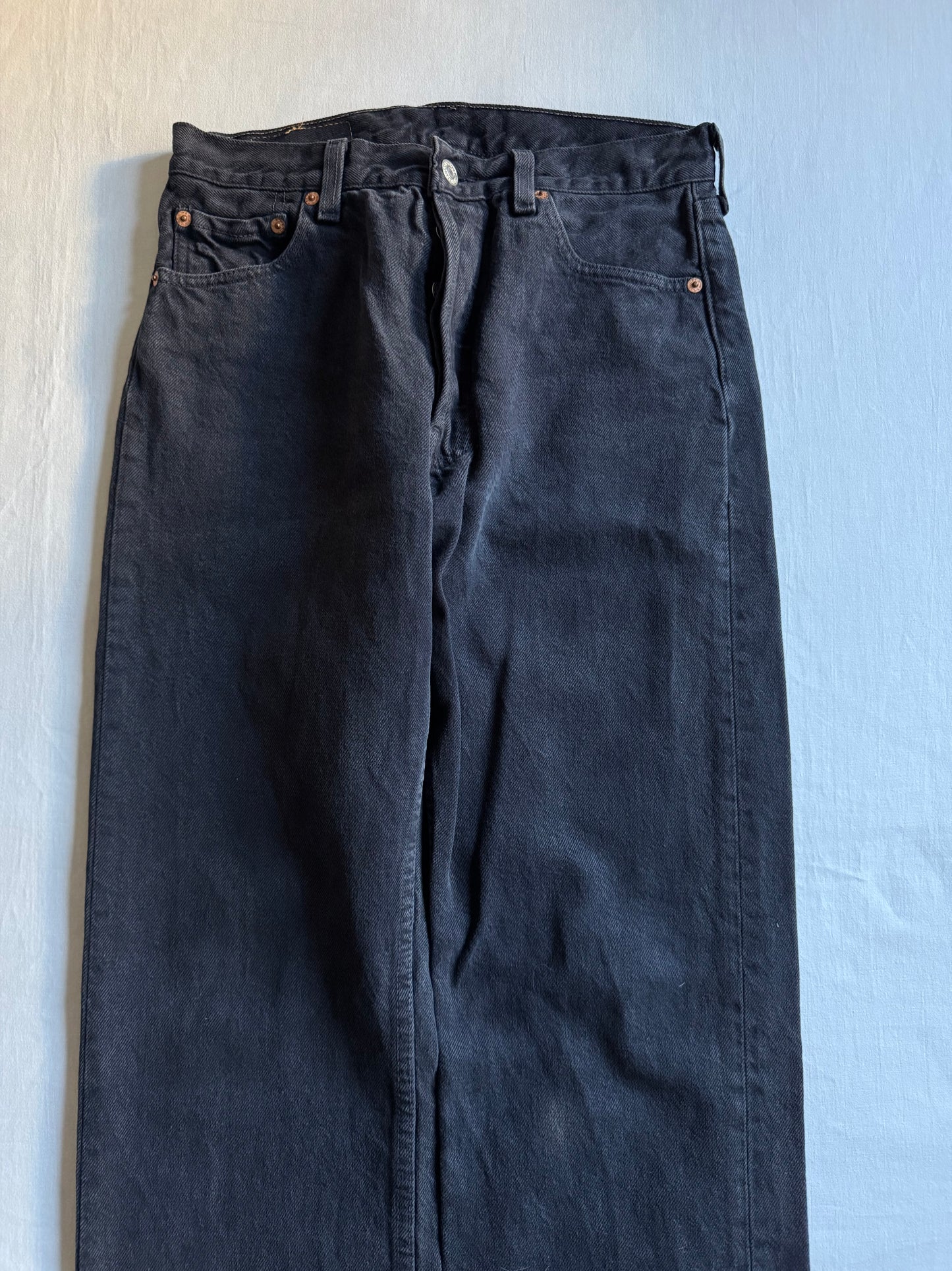☕️ Blugi vintage Levi’s 501 – Dark Black Washed – Made in USA – mărimea W30 x L30