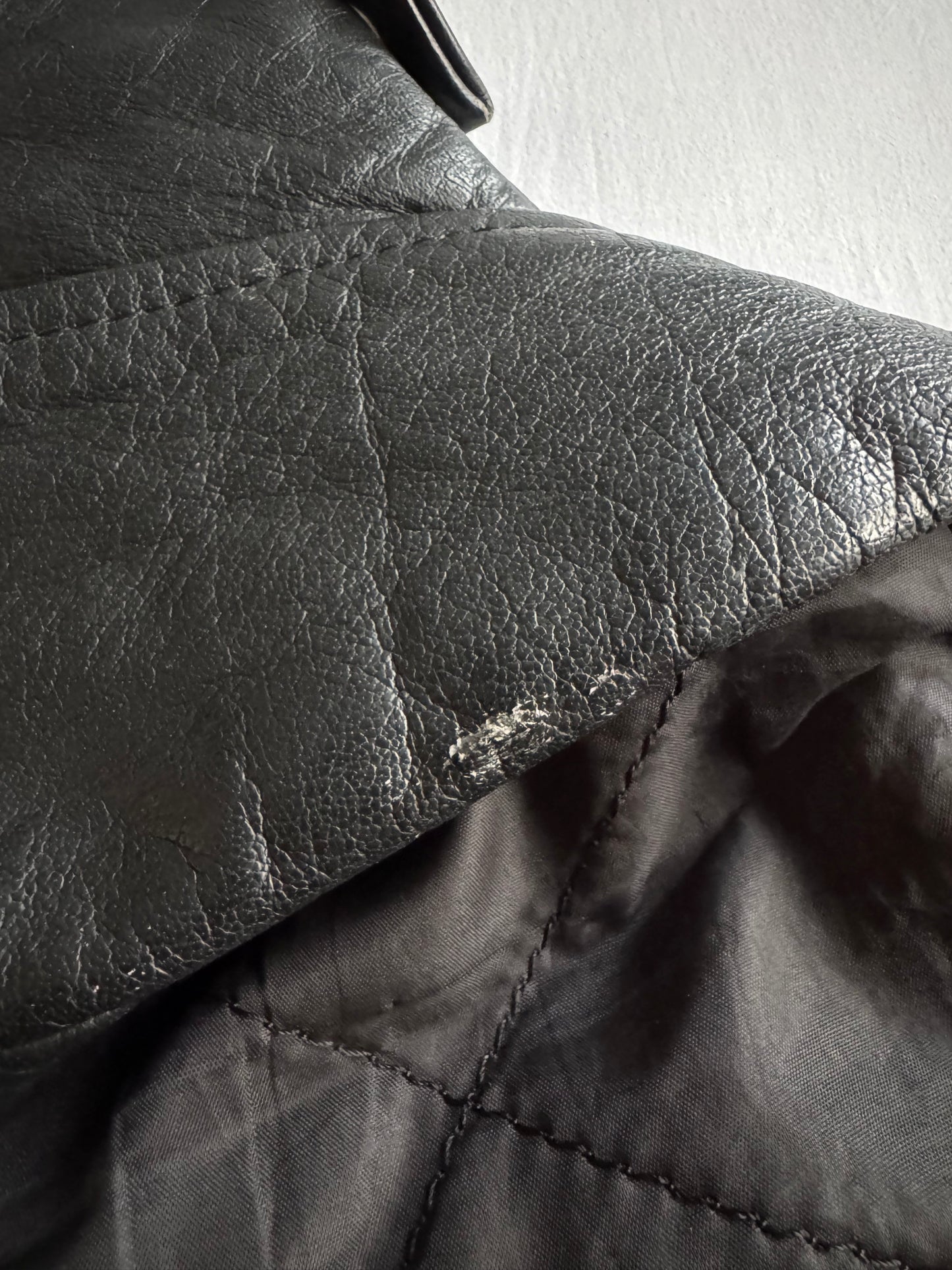 🏍️ Geacă vintage din piele biker / Cu ținte pe umăr (M bărbați)