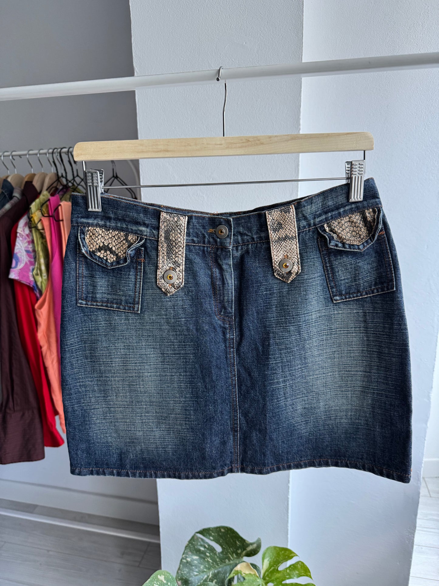 🐍 Fustă Denim Y2K cu Efect Snakeskin | Made in Italy – M Damă