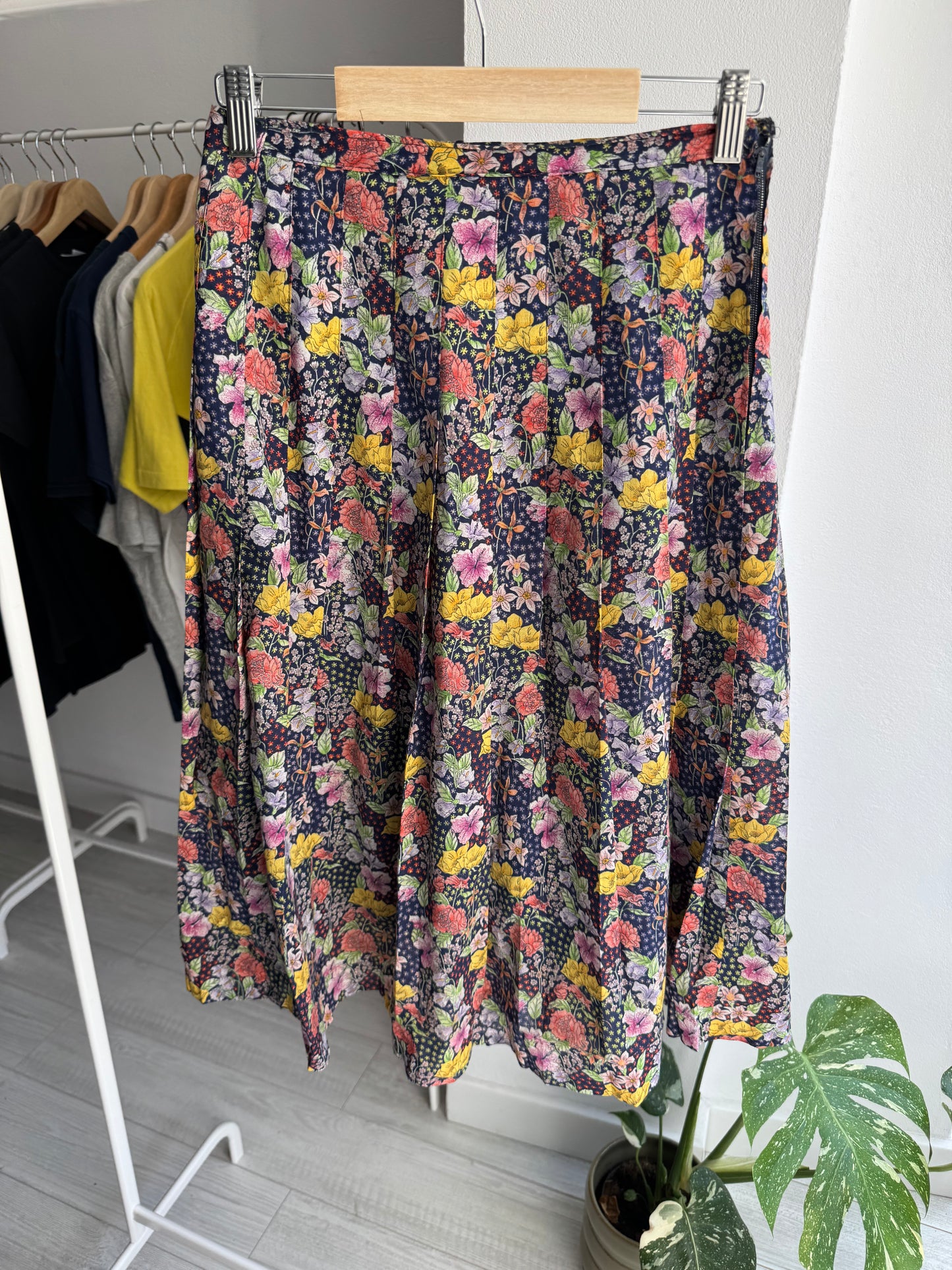 ☀️ Fustă Vintage Floral cu Print – Approx. XS–S Damă