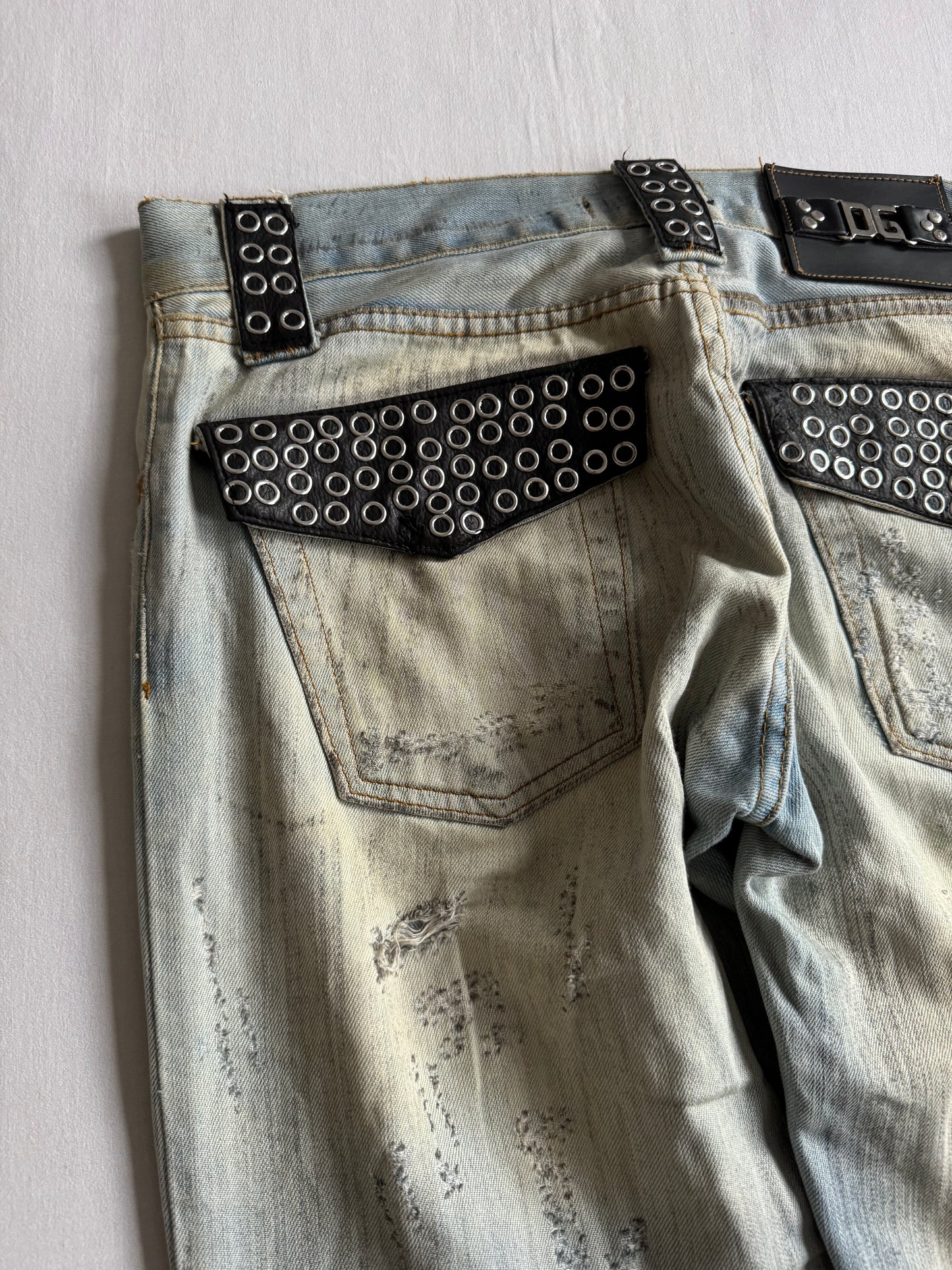 ⭐ Blugi Dolce & Gabbana SS2006 Runway – Eyelet & Leather Belt Loop, Distressed Look (mărimea US 31)