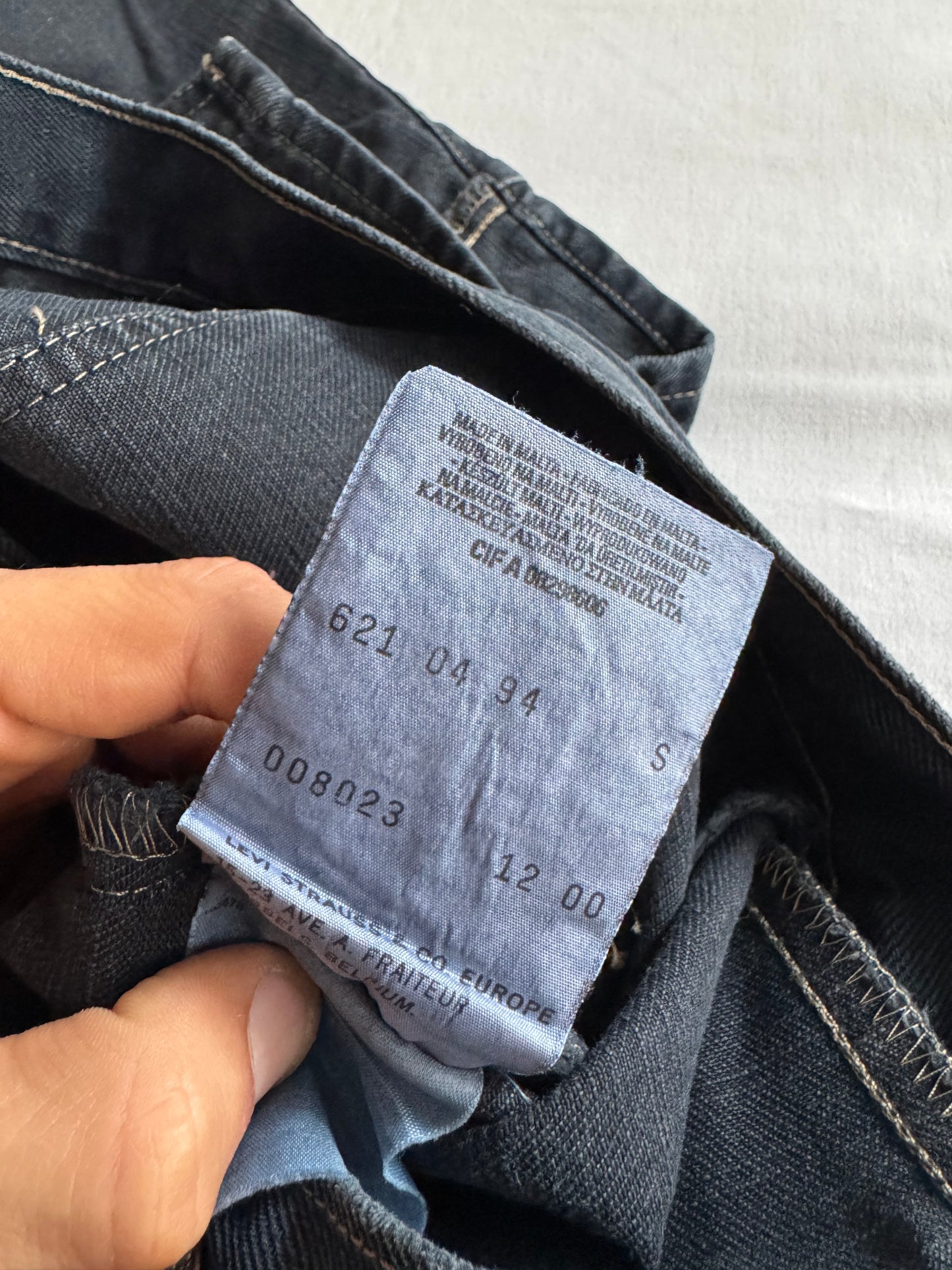 👖 Fustă Vintage Levi’s din denim cerat cu curea reglabilă la spate – mărimea S