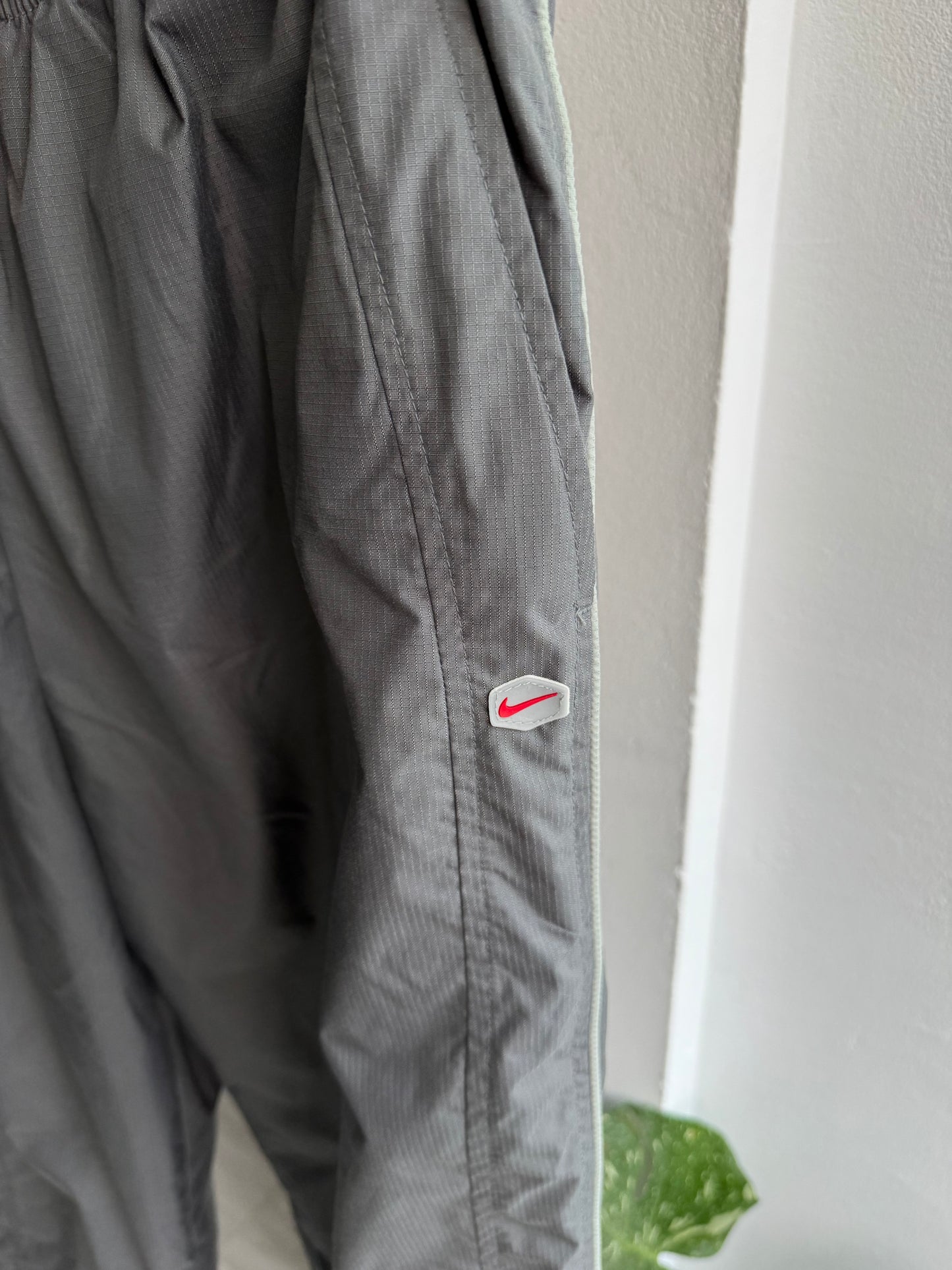 🕶️ Pantaloni de trening Y2K Nike Hex Grey – Mărime L