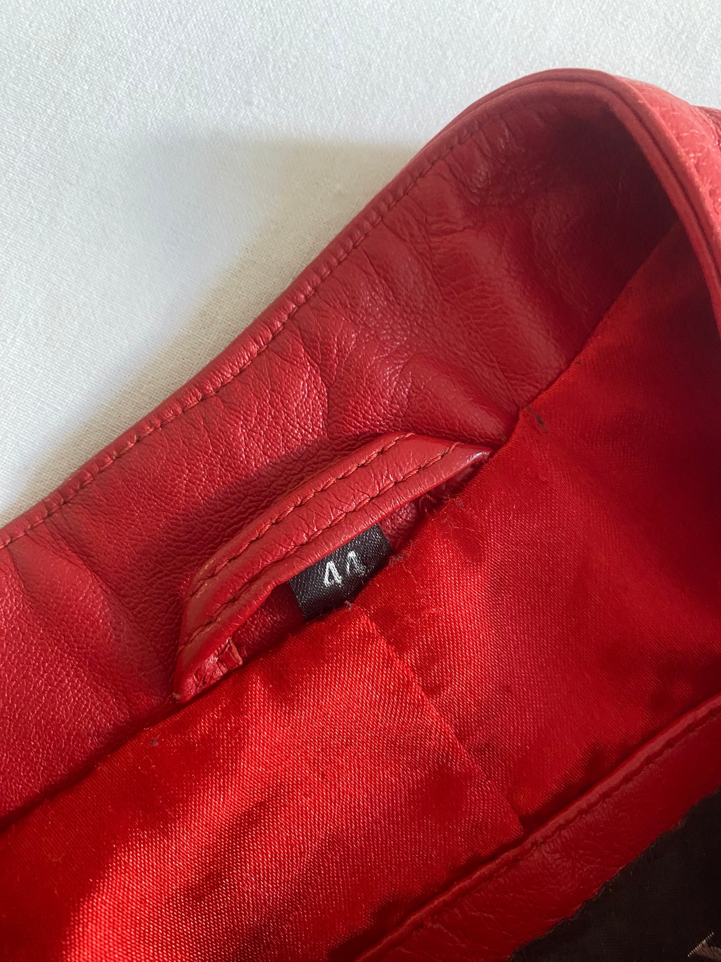 Jachetă Vintage Y2K din Piele Roșie – Mărime 44 (Femei)