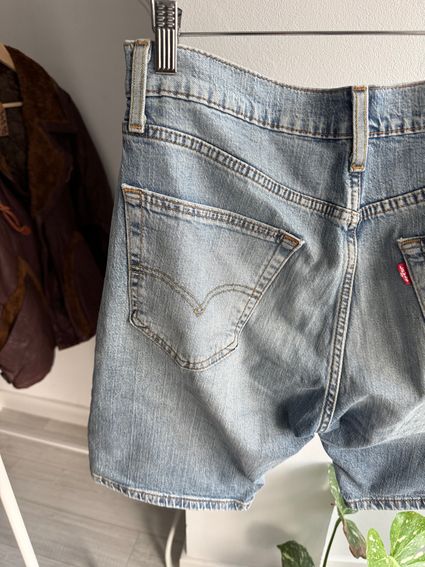 👖 Pantaloni Scurți Levi’s 405 Jorts – W33