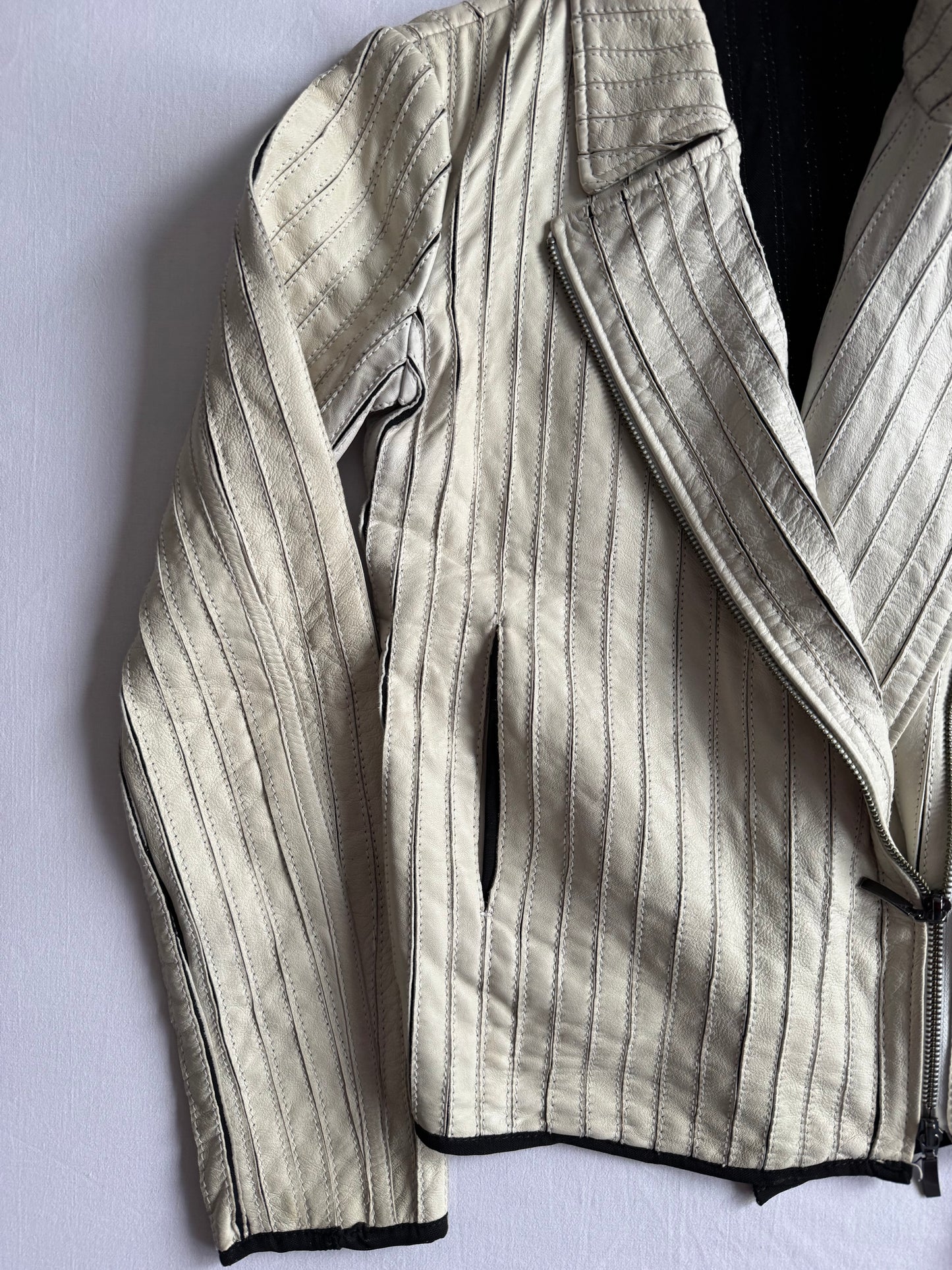 🏍️ Jachetă Biker Y2K Stefanel din Piele de Oaie Alb Natur – EU 36 (S Damă)