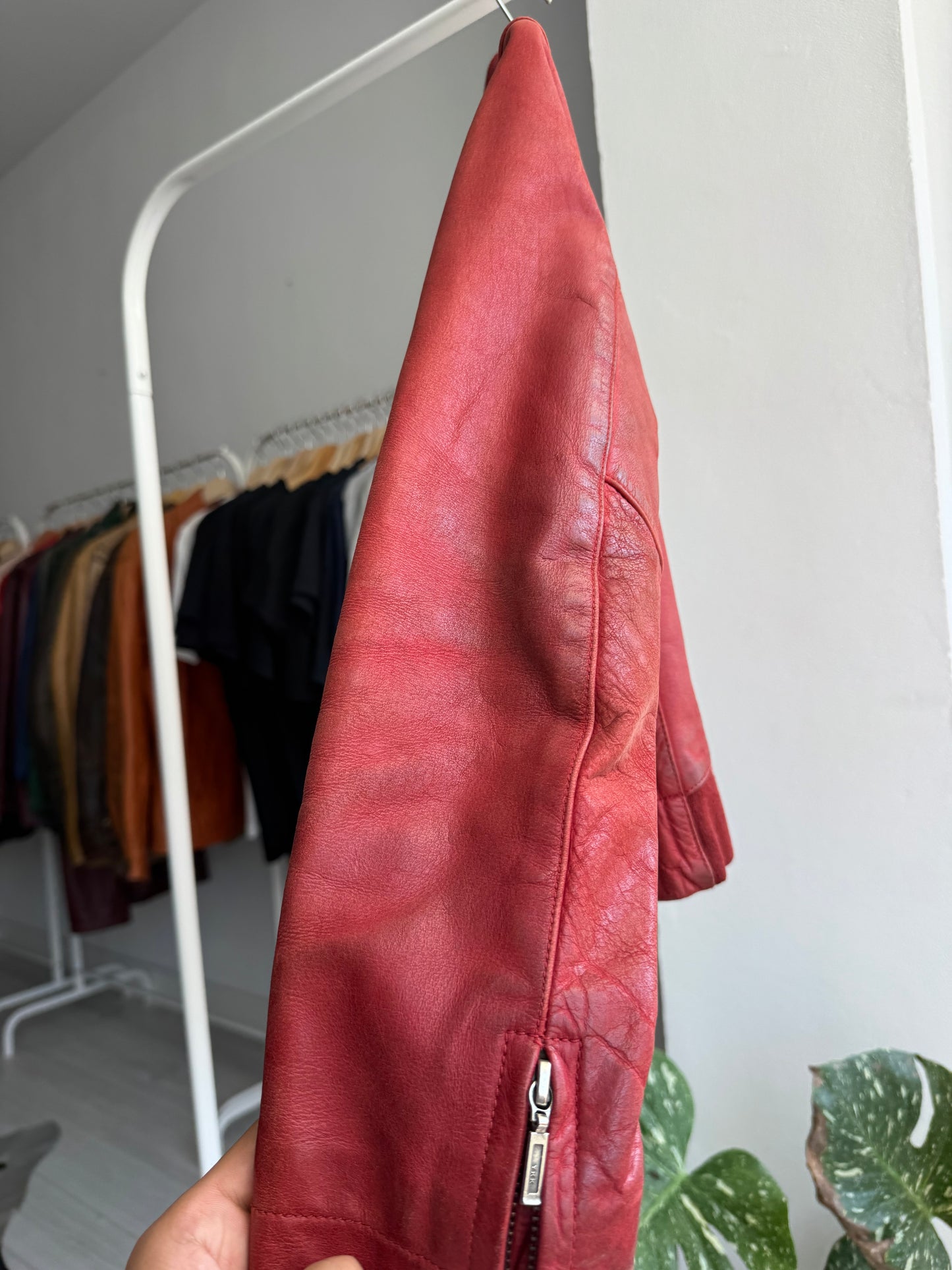 🍷 Jachetă Piele Buffalo Roșie Chevignon Y2K Vintage – Mărime S