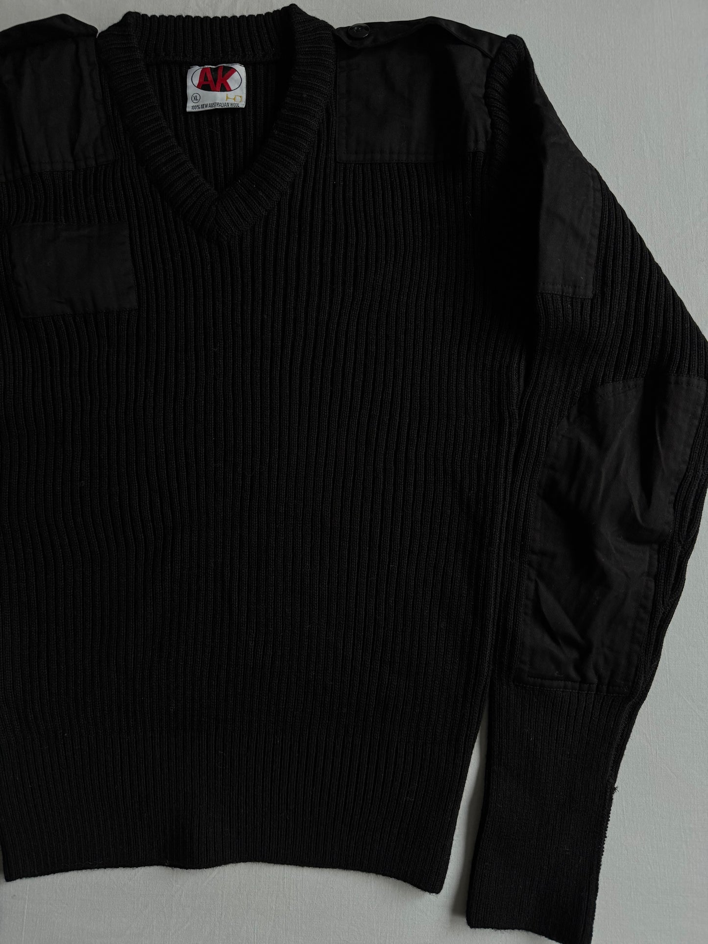 🧶 Pulover Vintage Bărbați Negru Military din Lână Virgină cu Guler V – L