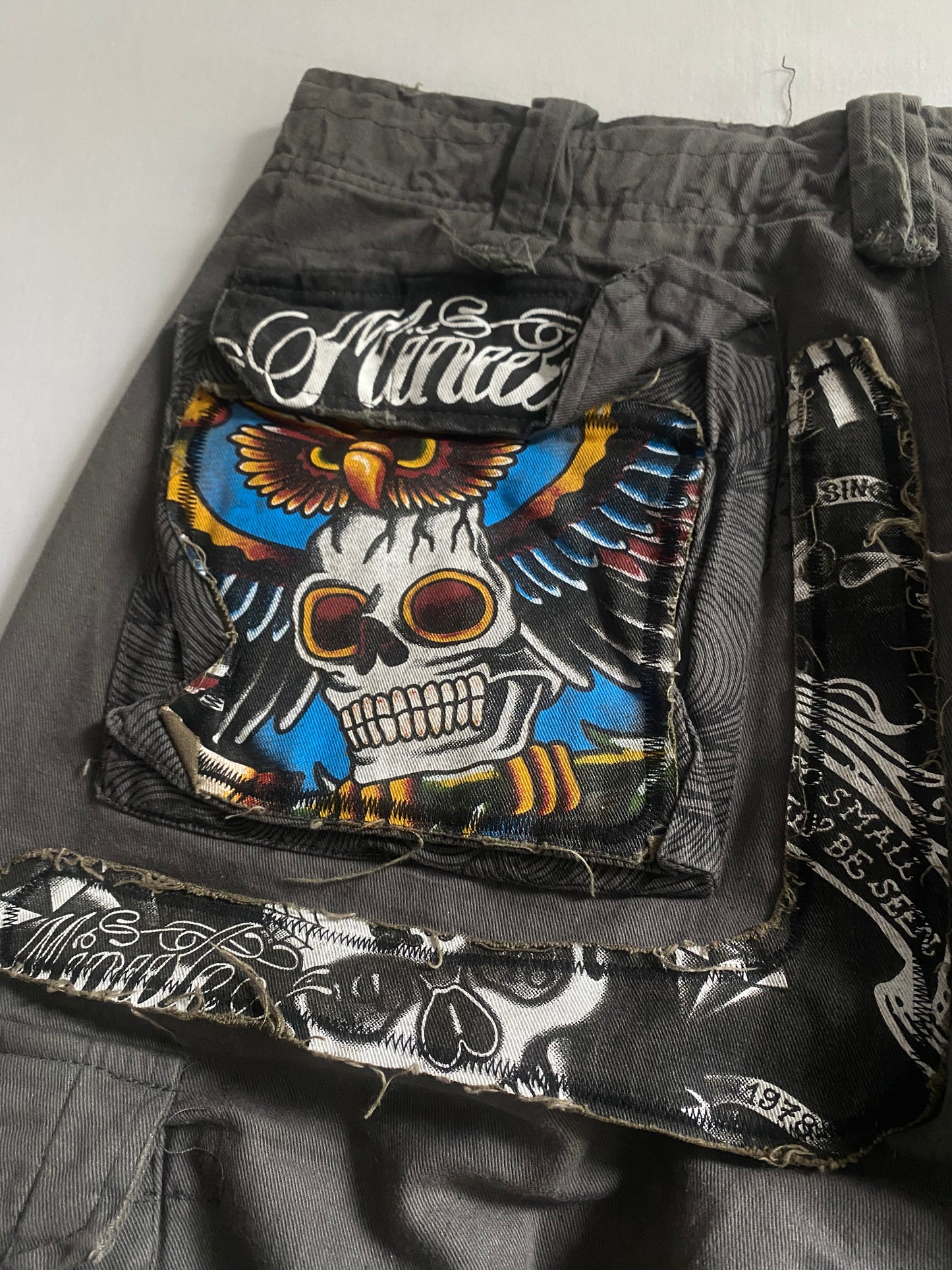 Pantaloni scurți cargo Y2K cu imprimeu original, mărimea US 34 🎨