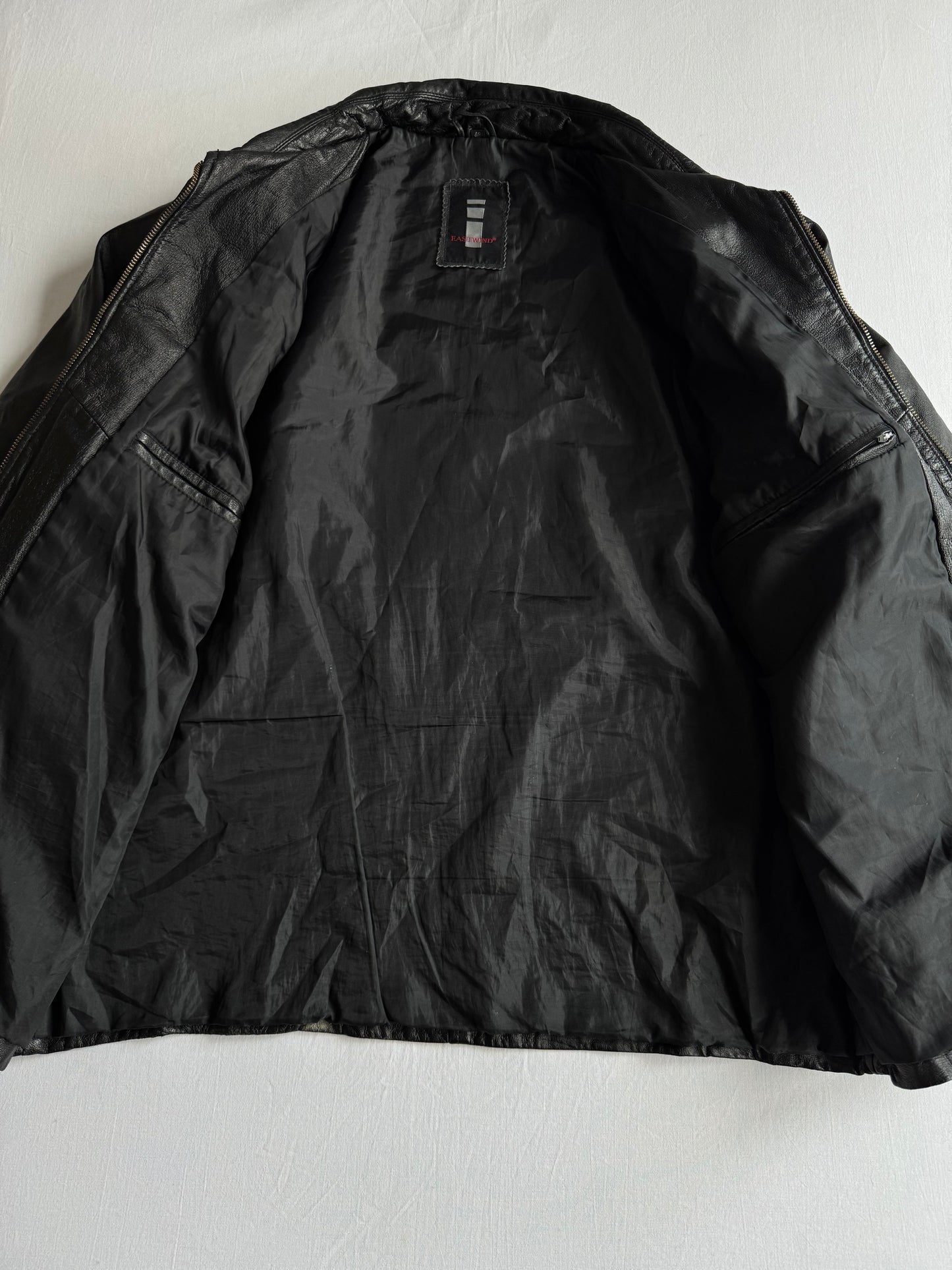 ☕️ Geacă Vintage Bărbați din Piele Neagră – M (48)