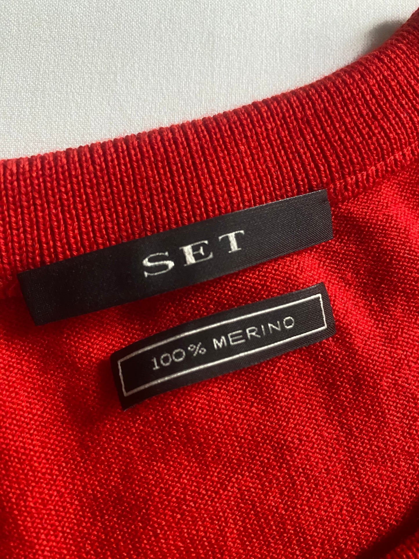 🍒 🐑 Pulover Roşu – Scripted – Lână Merinos – EU 38