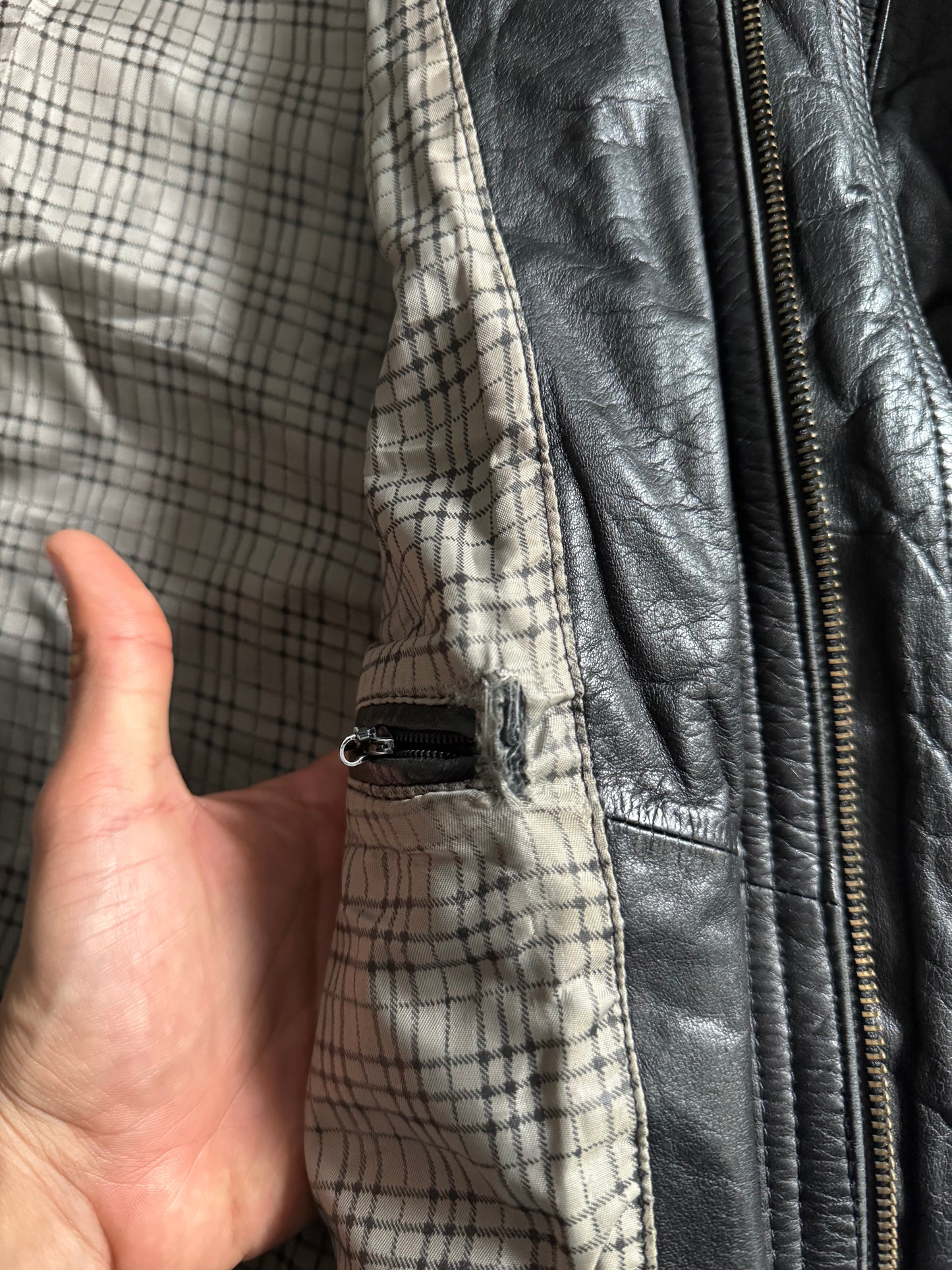 ☕️ Jachetă vintage din piele neagră cu mâneci detașabile – mărimea L