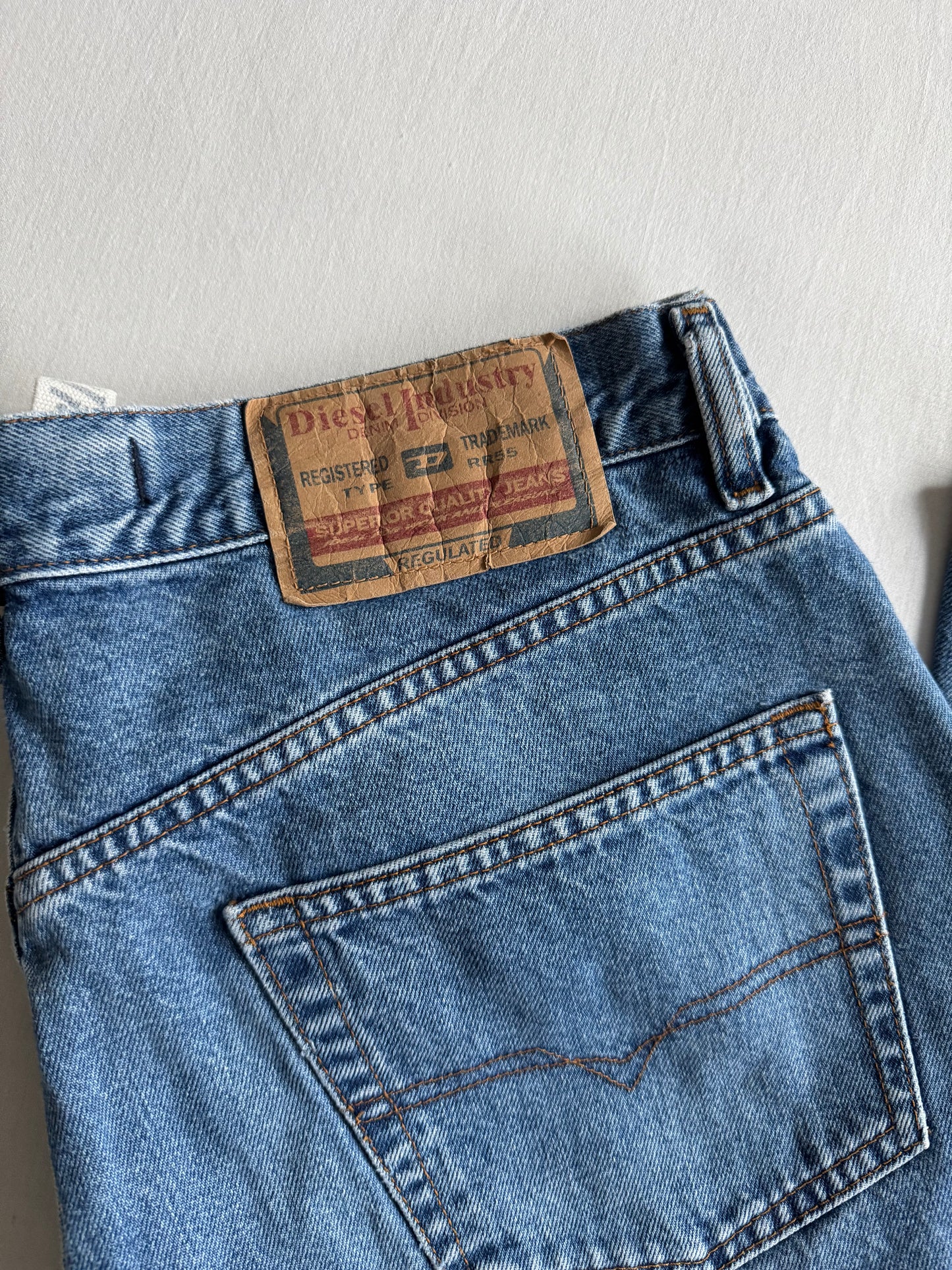 👖 Vintage Diesel Cheyenne Light Wash Jeans – Made in Italy – W36 x L34