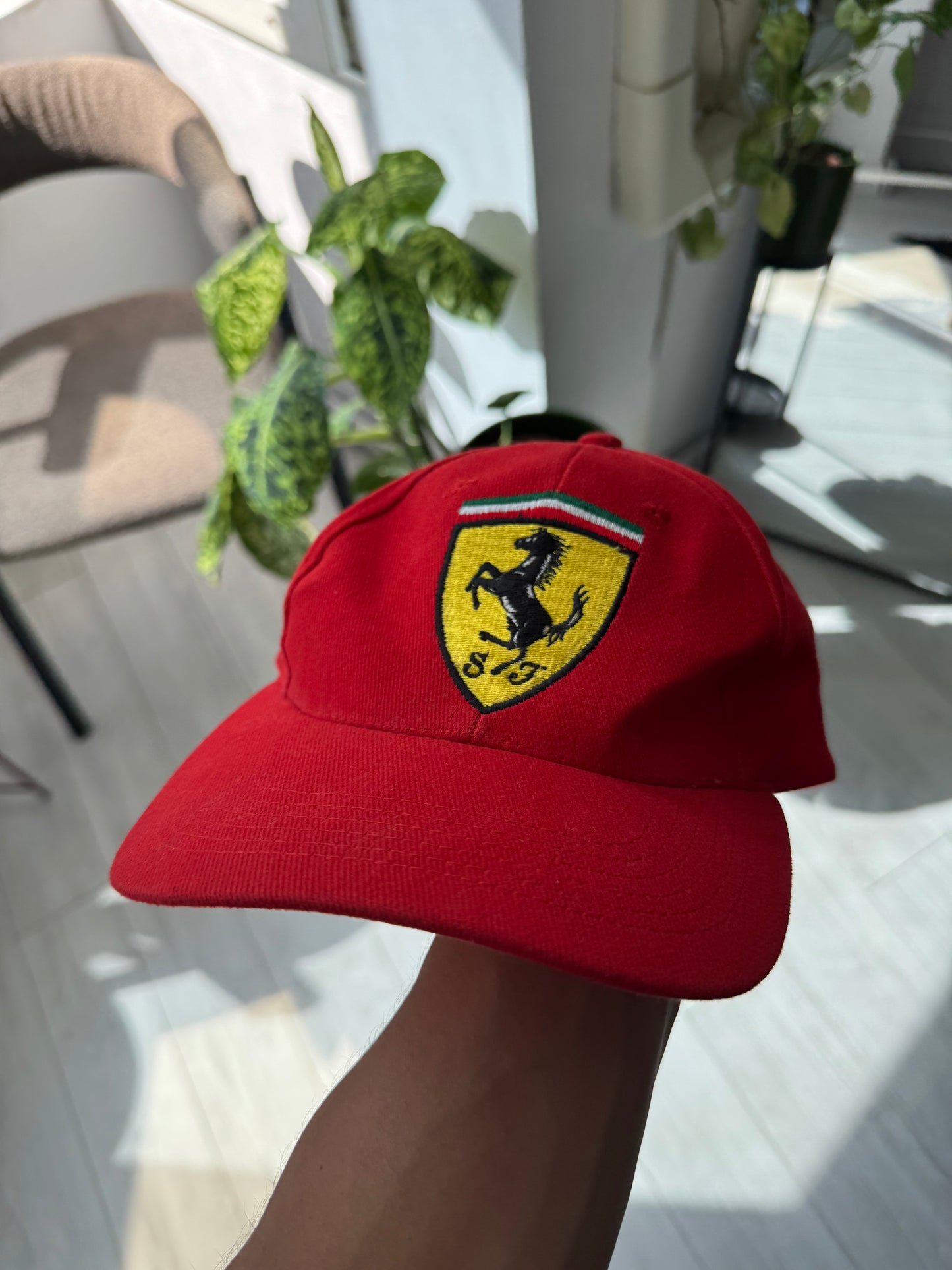 🏎️ Șapcă Vintage Ferrari – One Size