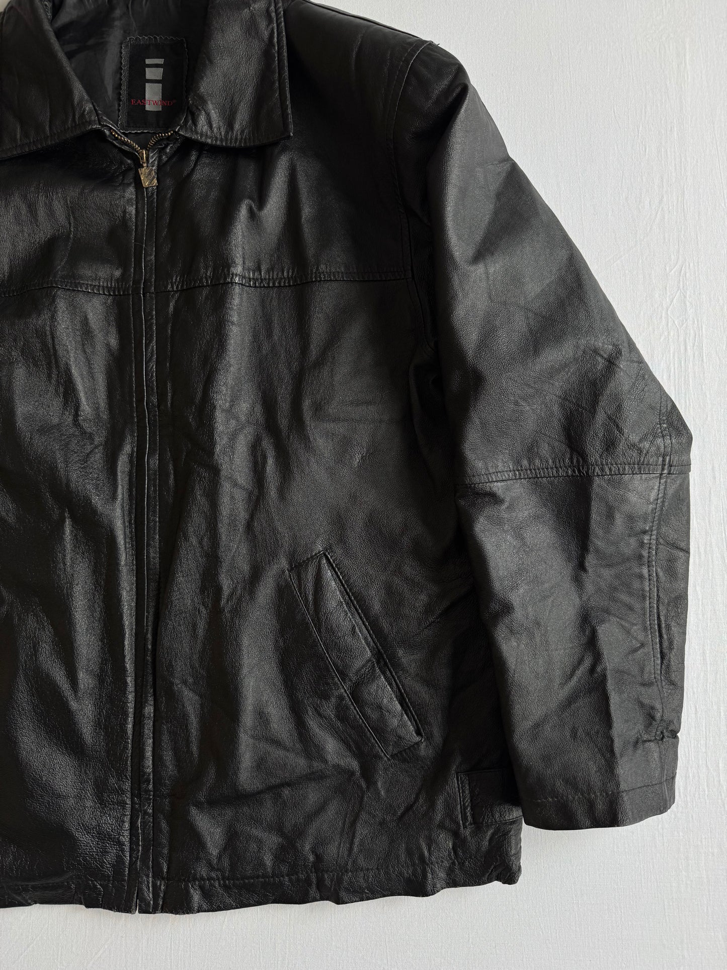 ☕️ Geacă Vintage Bărbați din Piele Neagră – M (48)