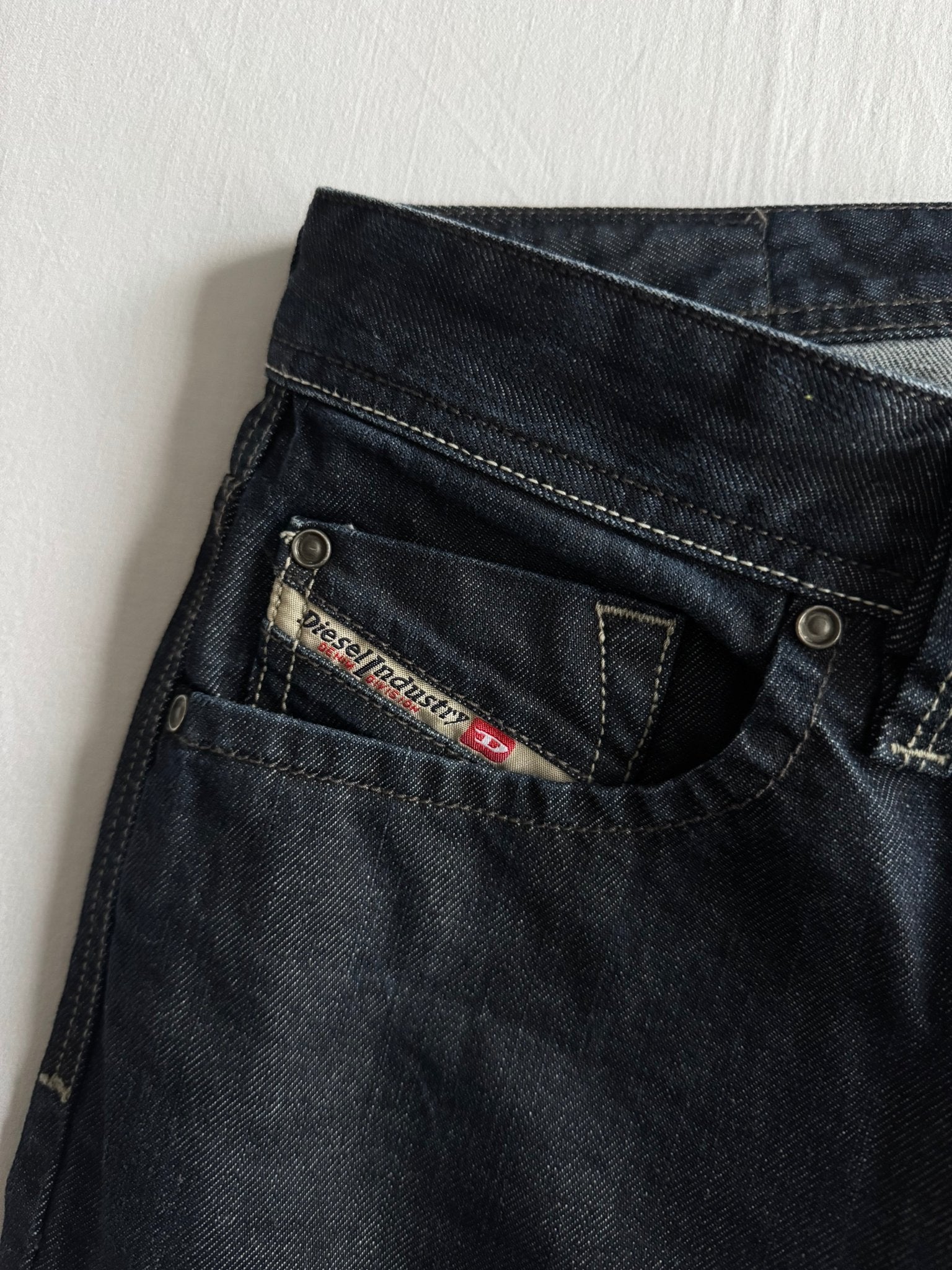 👖 Blugi Vintage Diesel Dark Denim Larkee – W30 / L34 - anbracaminte