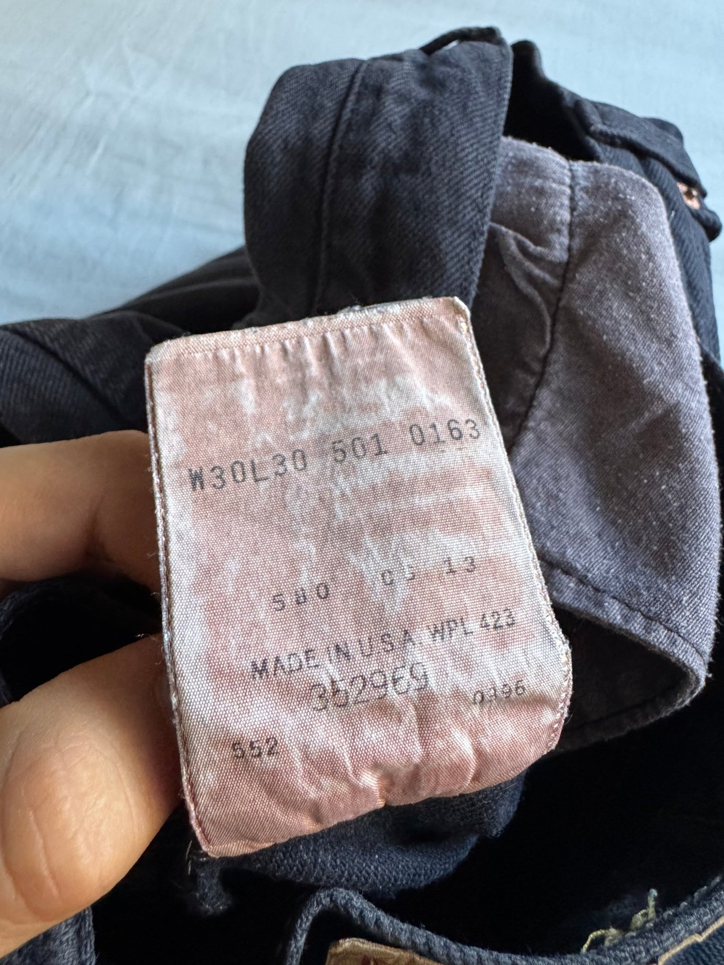 ☕️ Blugi vintage Levi’s 501 – Dark Black Washed – Made in USA – mărimea W30 x L30 - anbracaminte