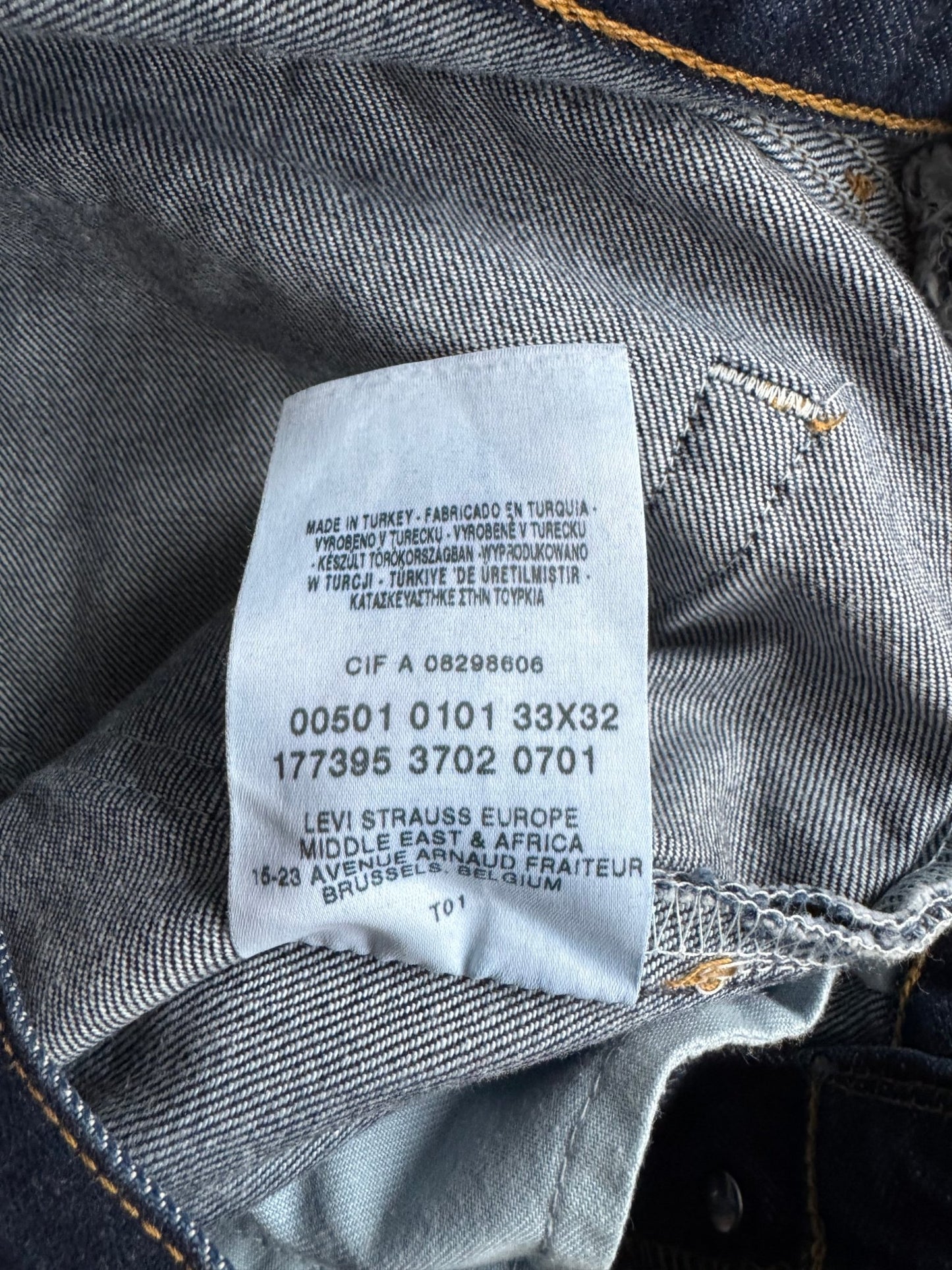 👖 Blugi Vintage Levi’s 501 Dark Blue – W33 L32 (2001) - anbracaminte