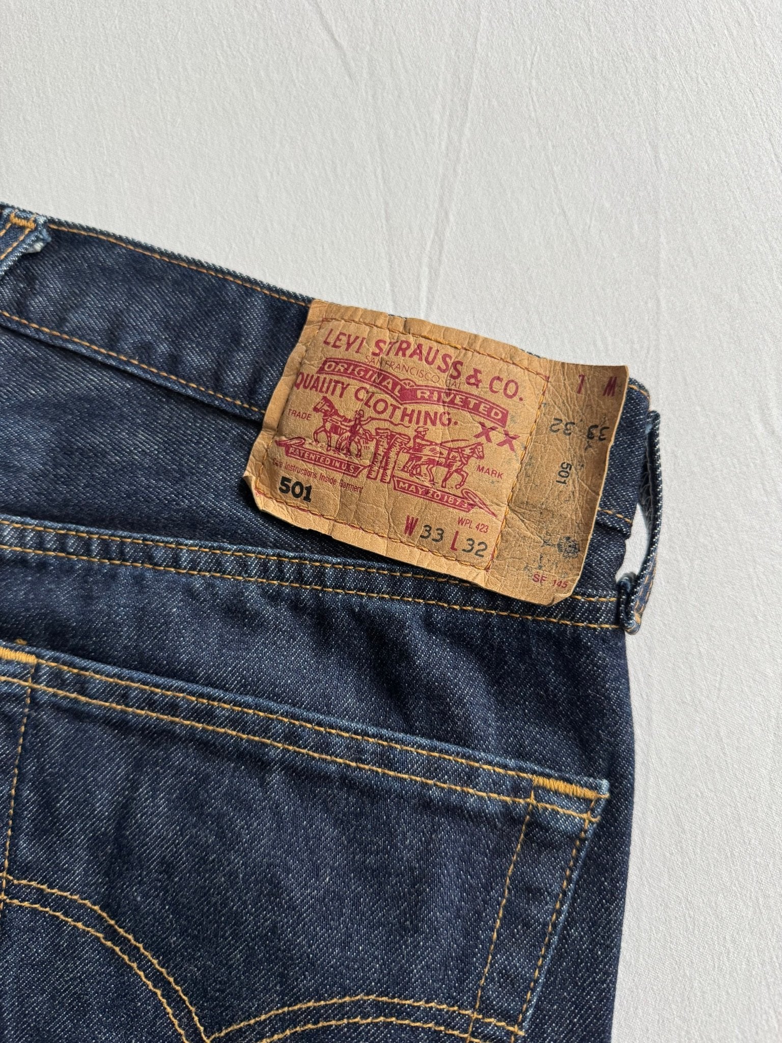 👖 Blugi Vintage Levi’s 501 Dark Blue – W33 L32 (2001) - anbracaminte