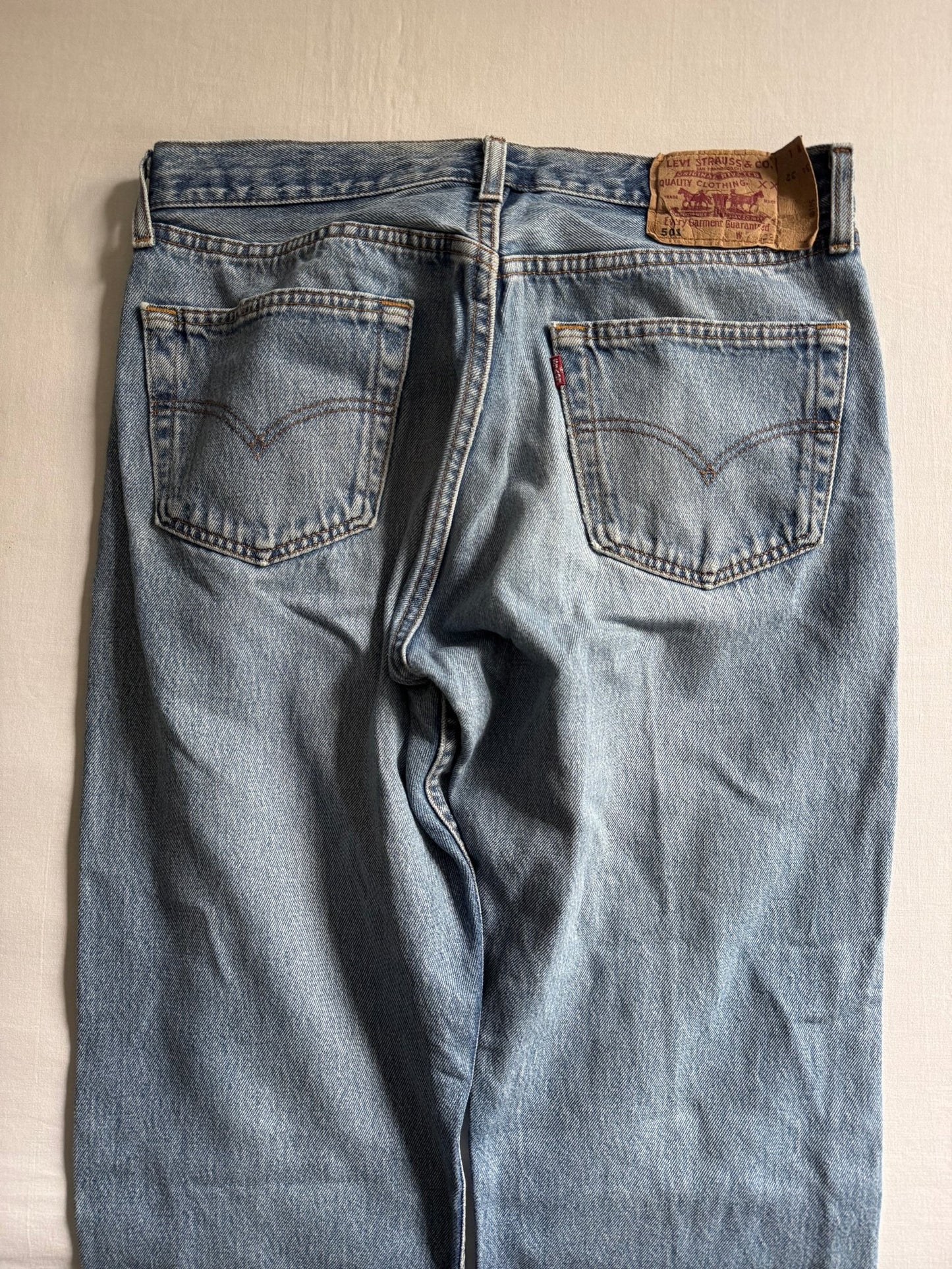 👖 Blugi Vintage Levi’s 501 – Made in UK – Mărime W34 x L32 - anbracaminte