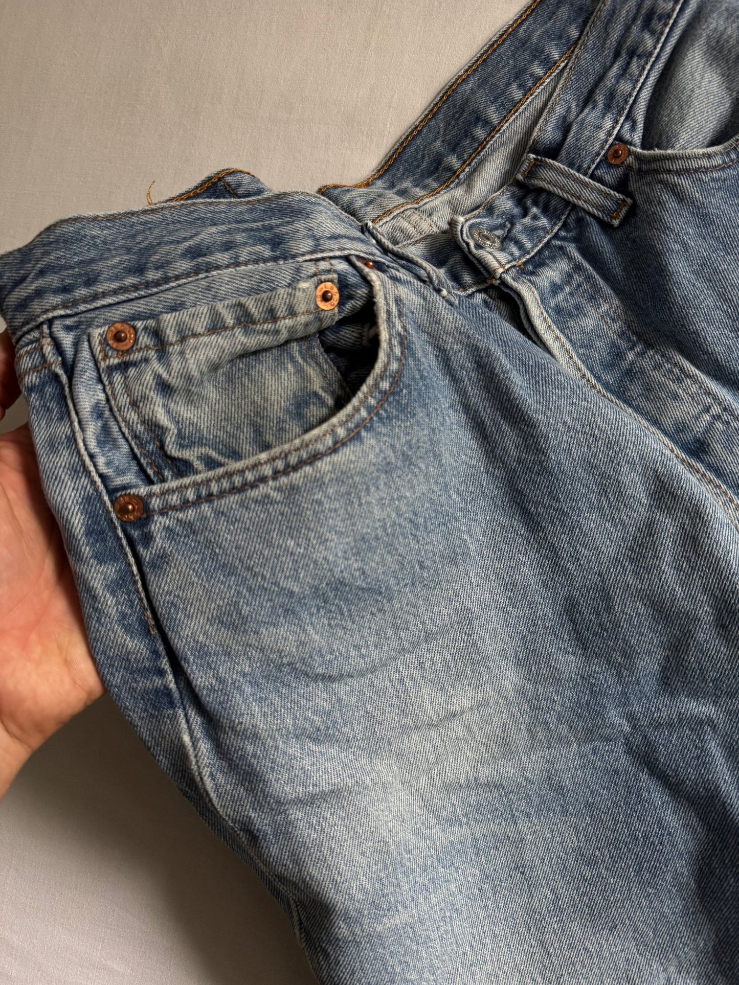 👖 Blugi Vintage Levi’s 501 – Made in UK – Mărime W34 x L32 - anbracaminte