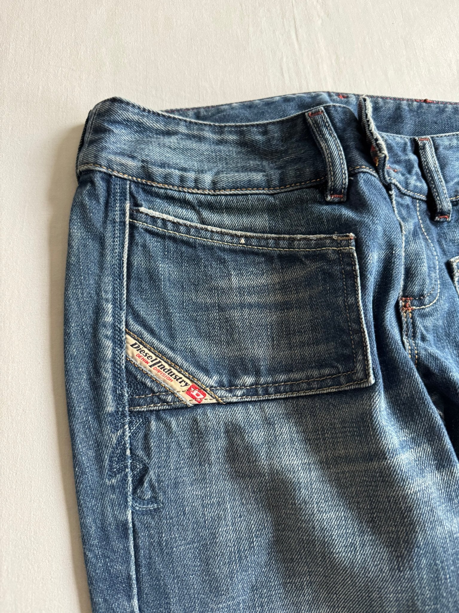 👖 Blugi Y2K Diesel Hush pentru femei – low waist, bootcut, mărimea US 28, Made in Italy - anbracaminte