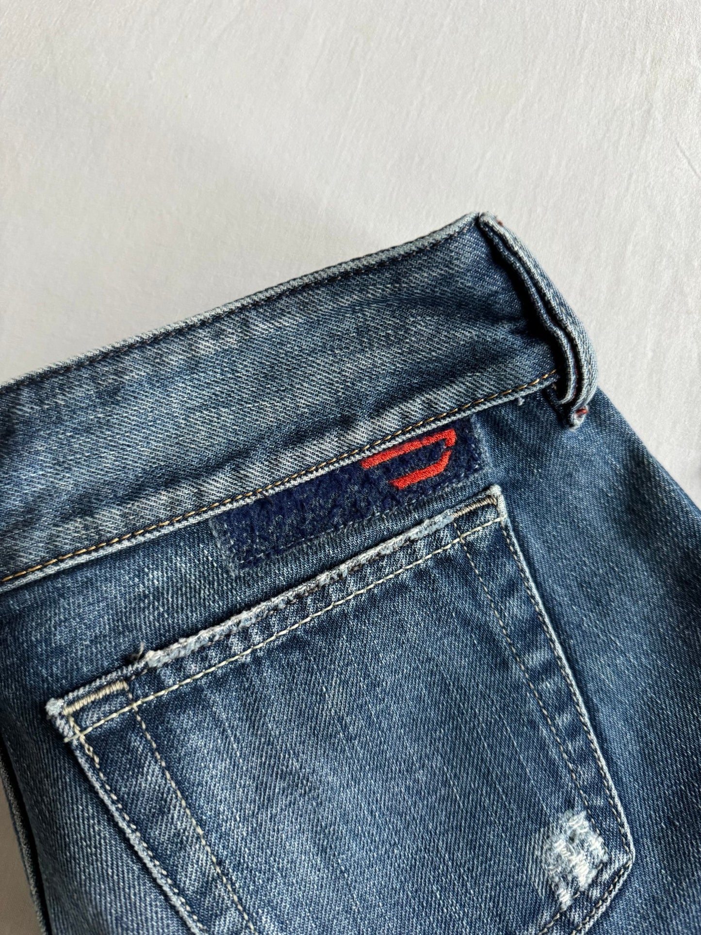 👖 Blugi Y2K Diesel Hush pentru femei – low waist, bootcut, mărimea US 28, Made in Italy - anbracaminte