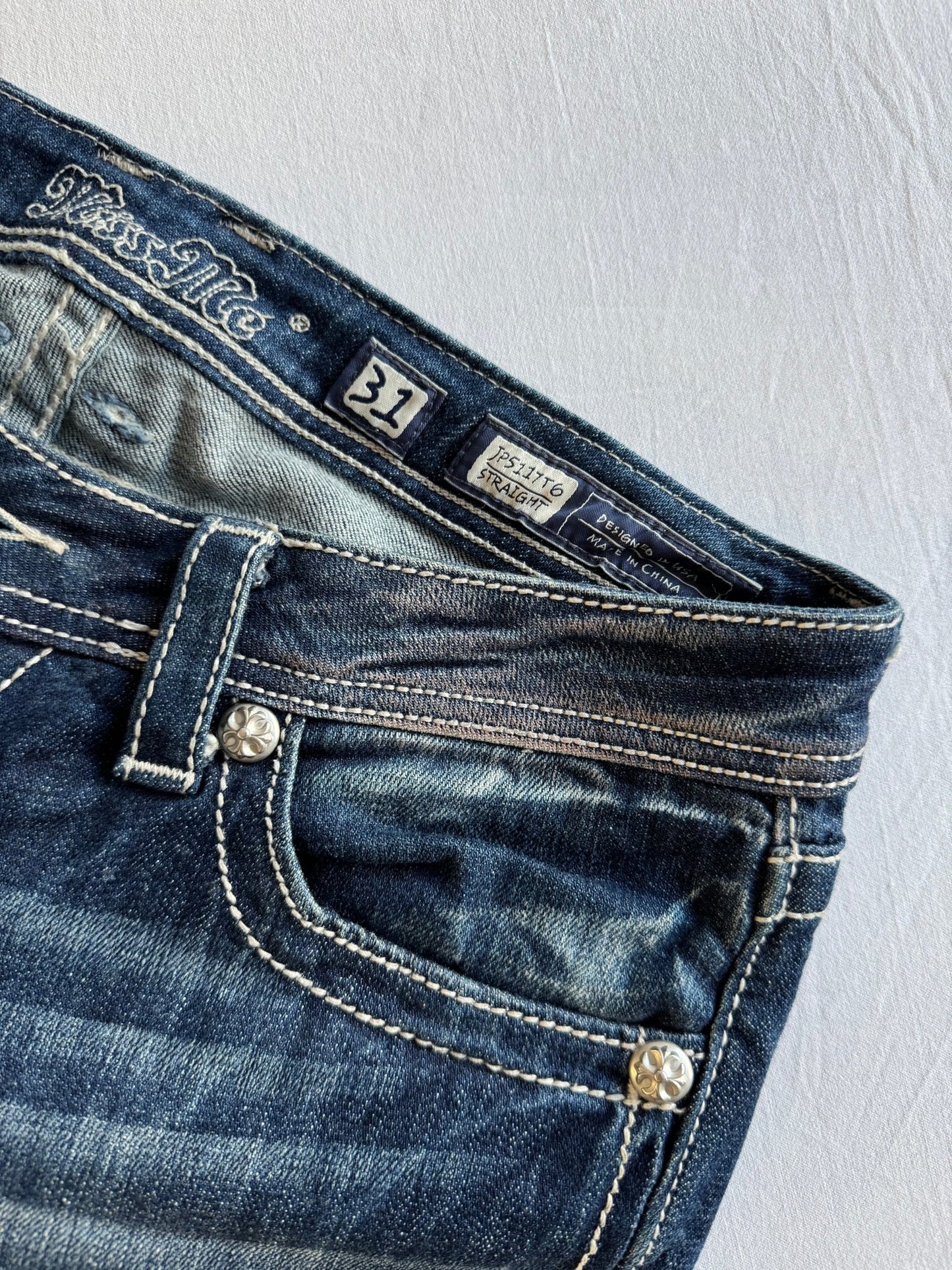👖 Blugi Y2K Miss Me Straight Fit – US 31 - anbracaminte