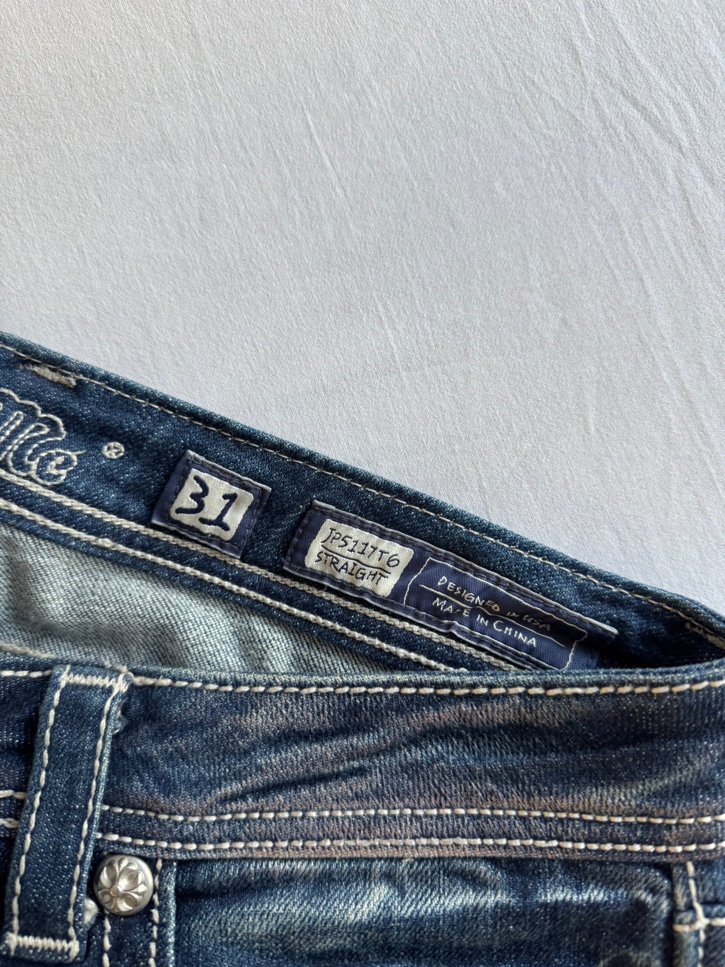 👖 Blugi Y2K Miss Me Straight Fit – US 31 - anbracaminte