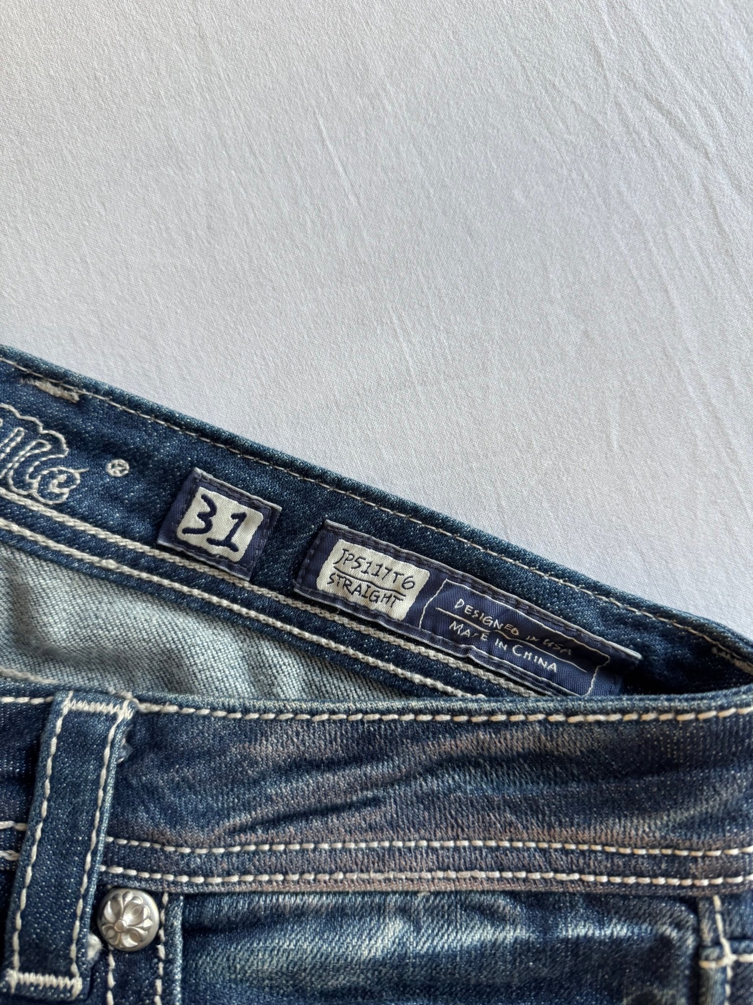 👖 Blugi Y2K Miss Me Straight Fit – US 31 - anbracaminte
