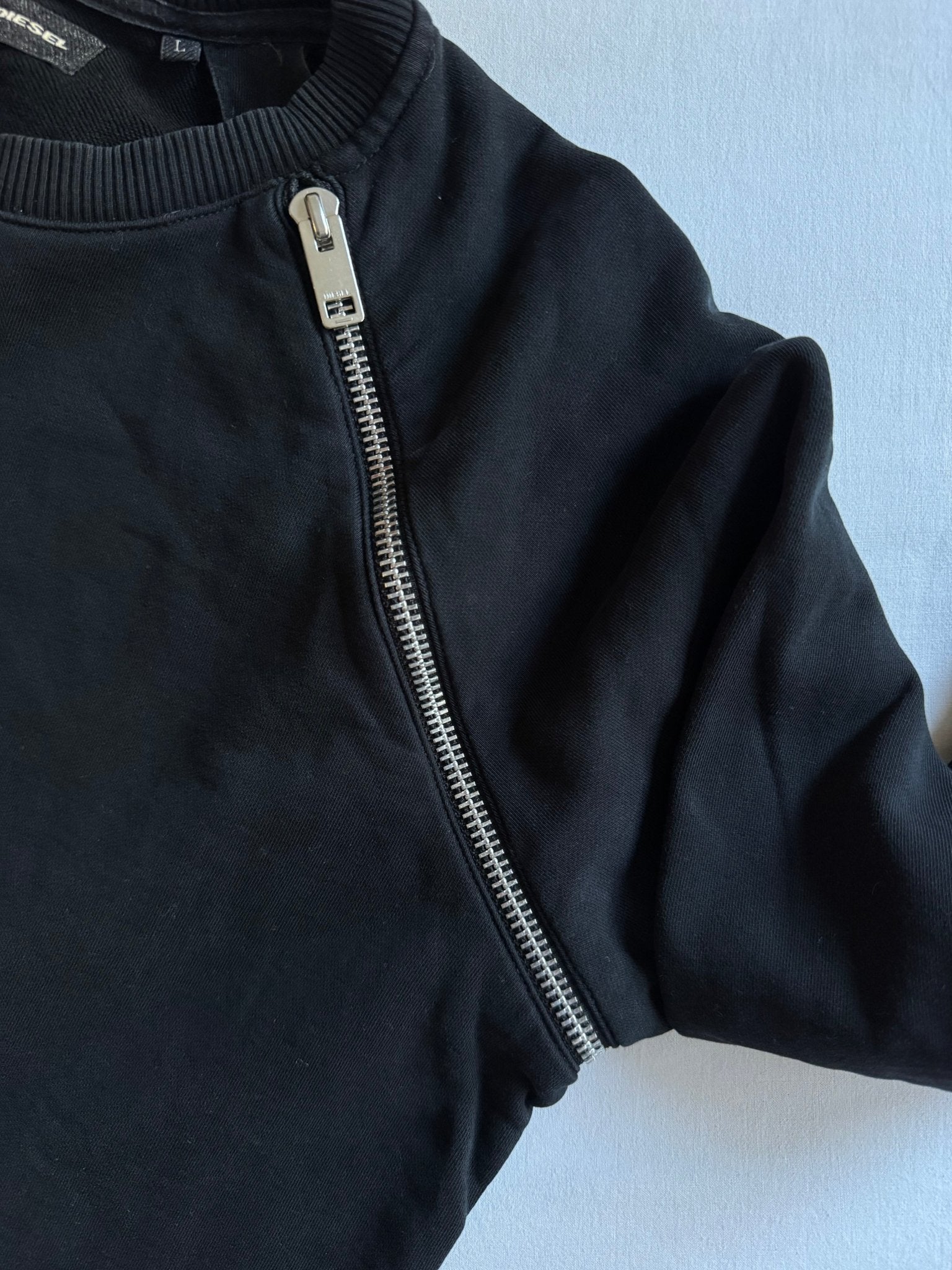⛽️ Bluză Diesel crewneck neagră cu fermoare – mărimea L - anbracaminte