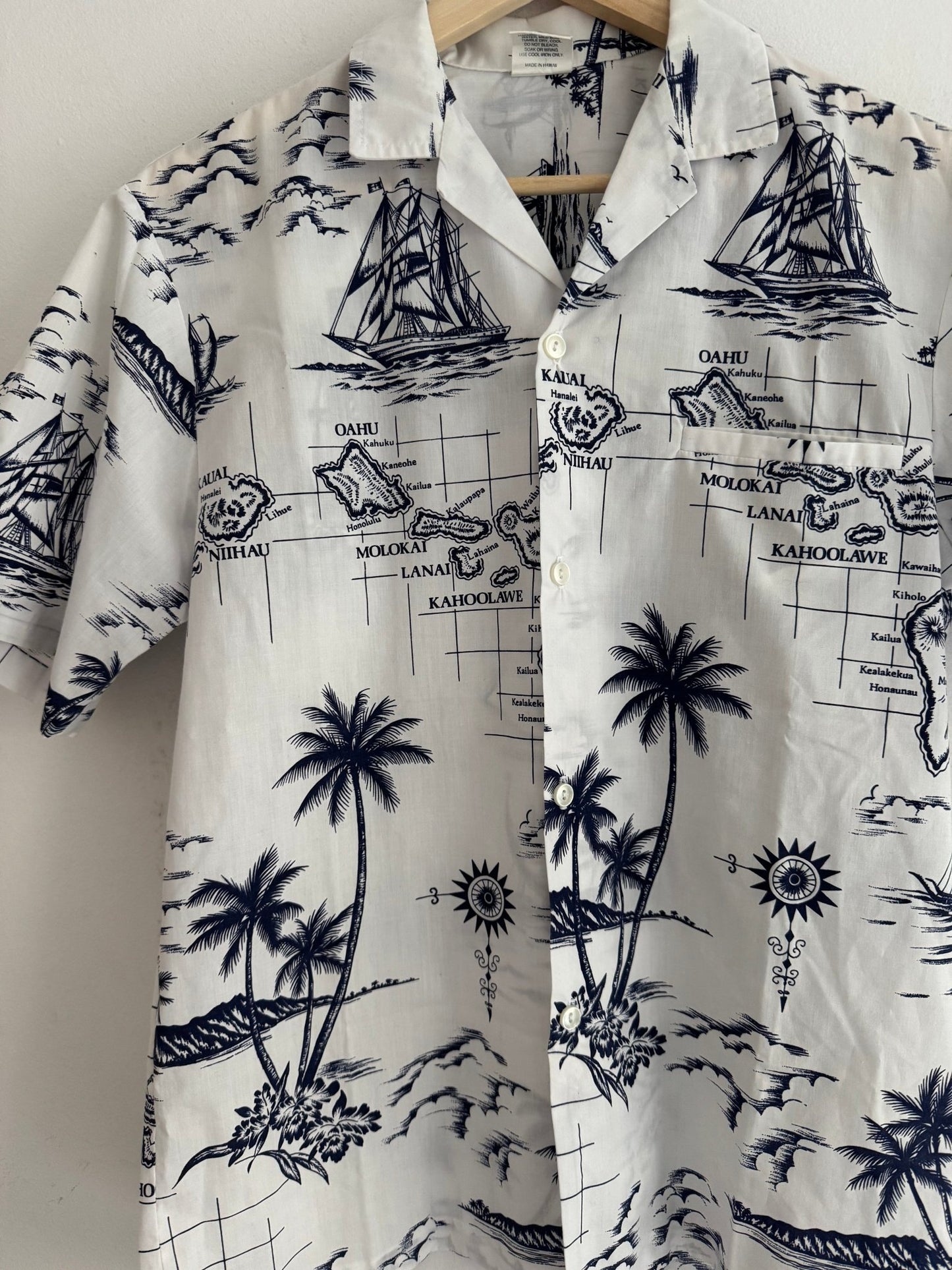 🌺 Cămașă Hawaiiană Vintage Albă cu Print – S – Made in Hawaii - anbracaminte